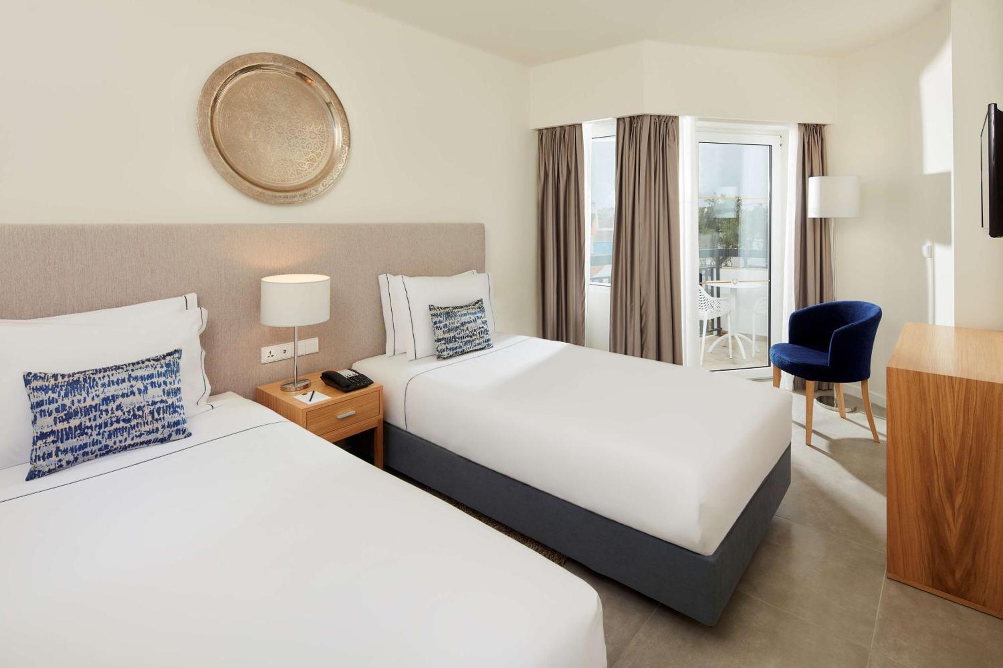 Superior Pool View Room