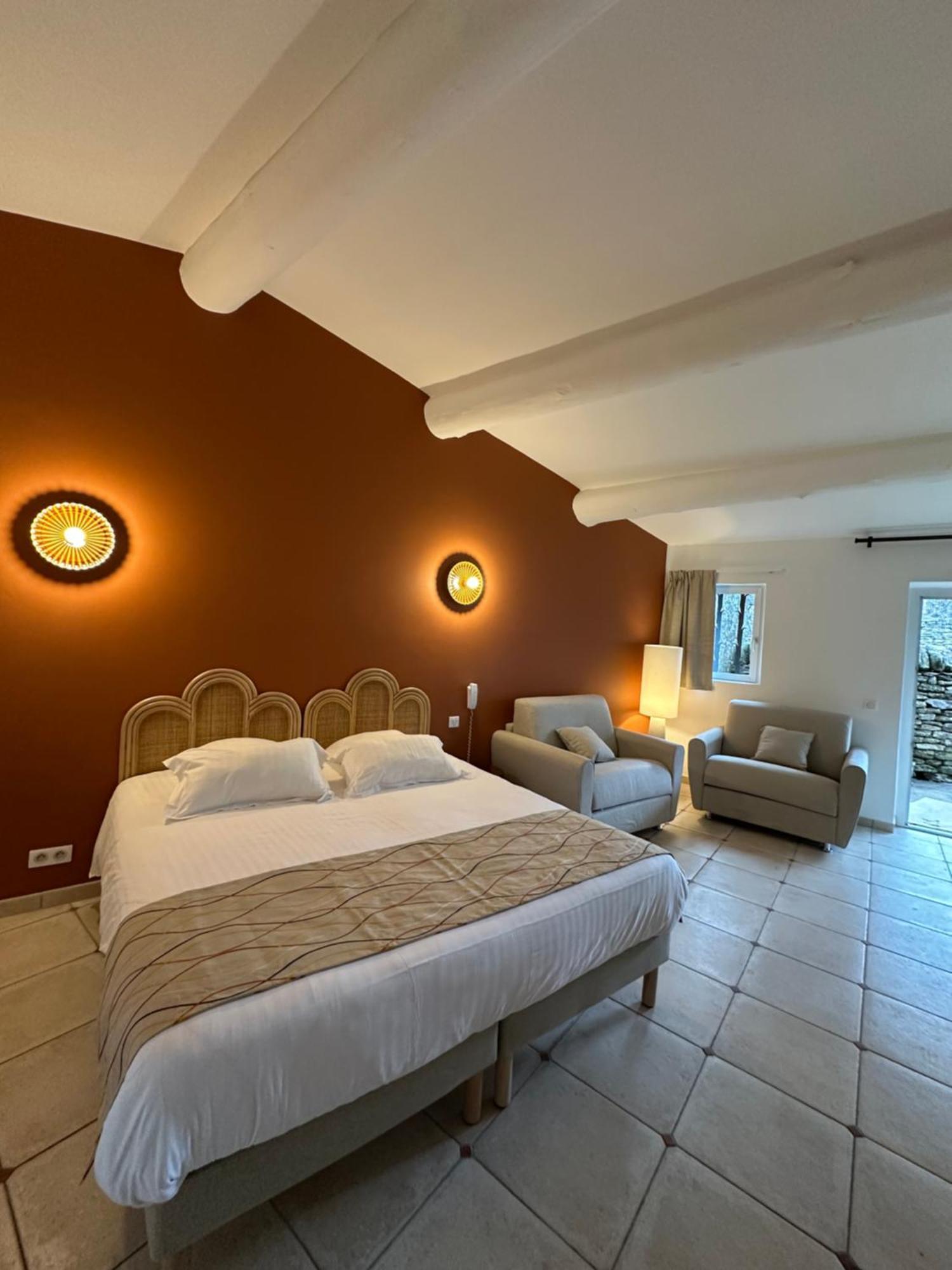 Family Room,1653532190:JPEG