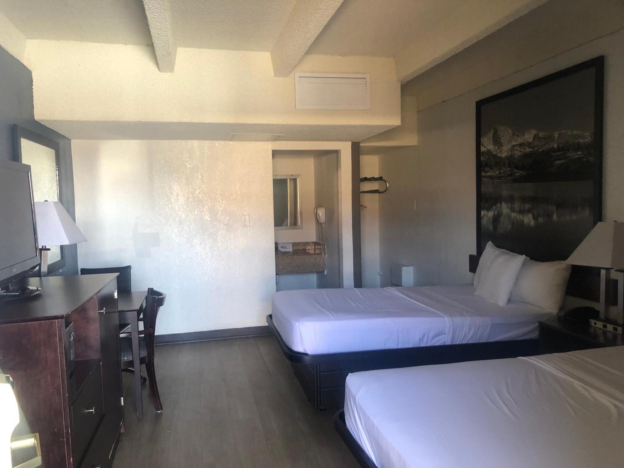 Double Room Two Double Beds Non-Smoking