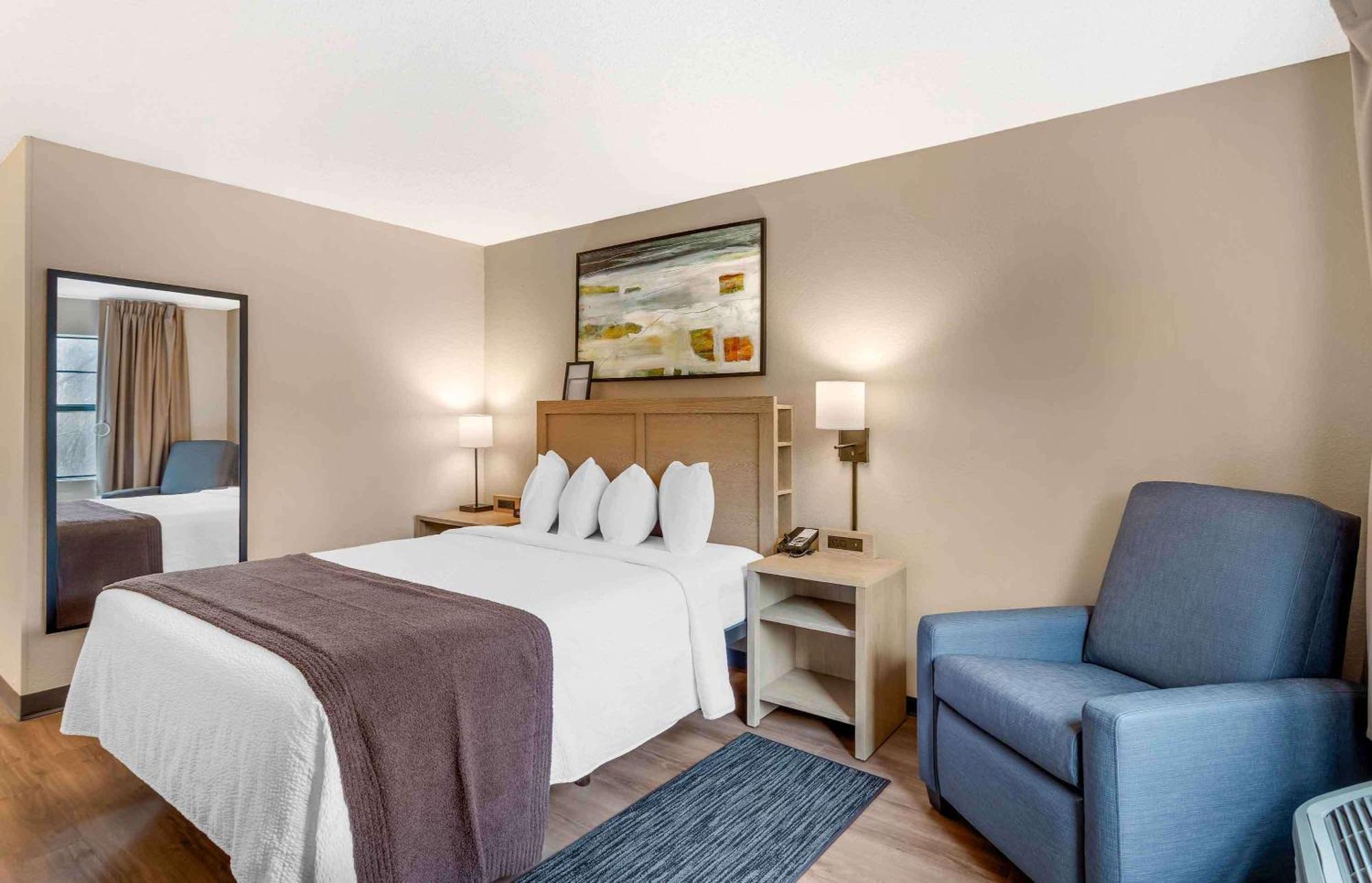Queen studio with 1 Queen Bed - Disability Access/Non-Smoking