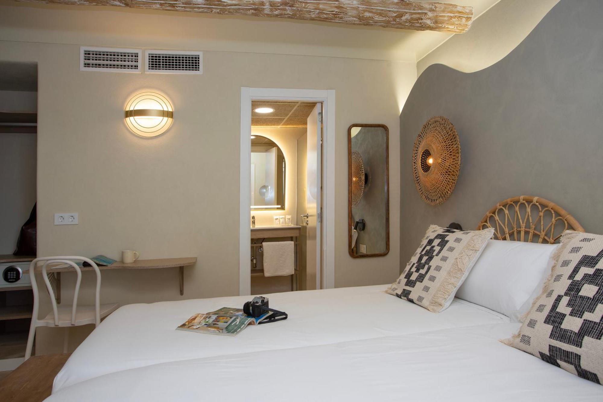 Double or Twin Room Terrace