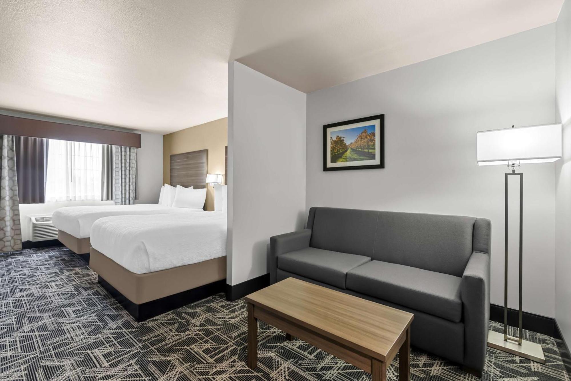 Queen Suite Two Queen Beds Sofa Non-Smoking