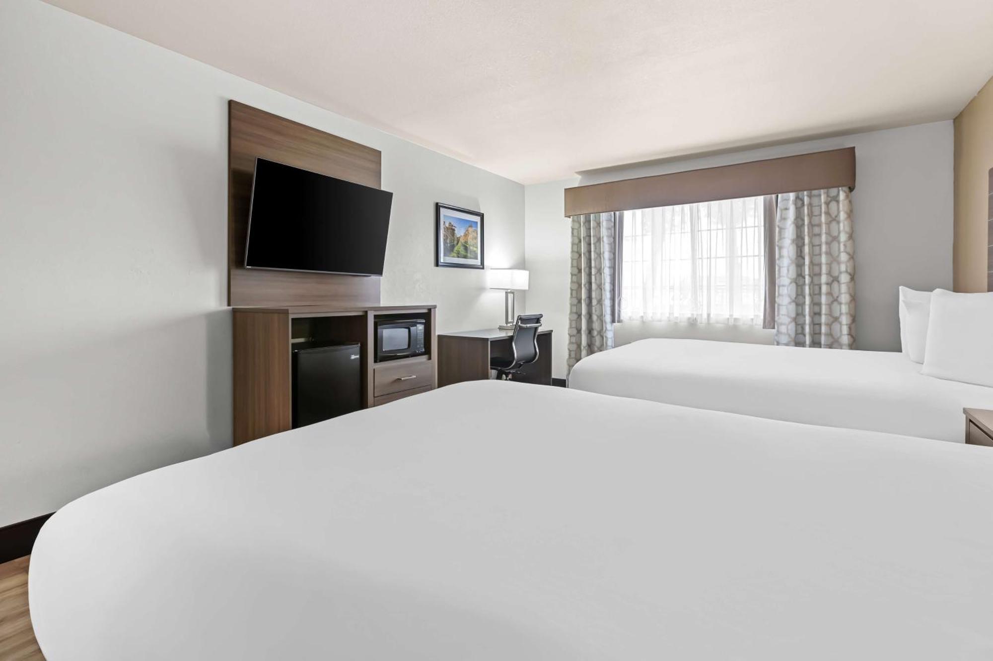 Queen Room Two Queen Beds Non-Smoking