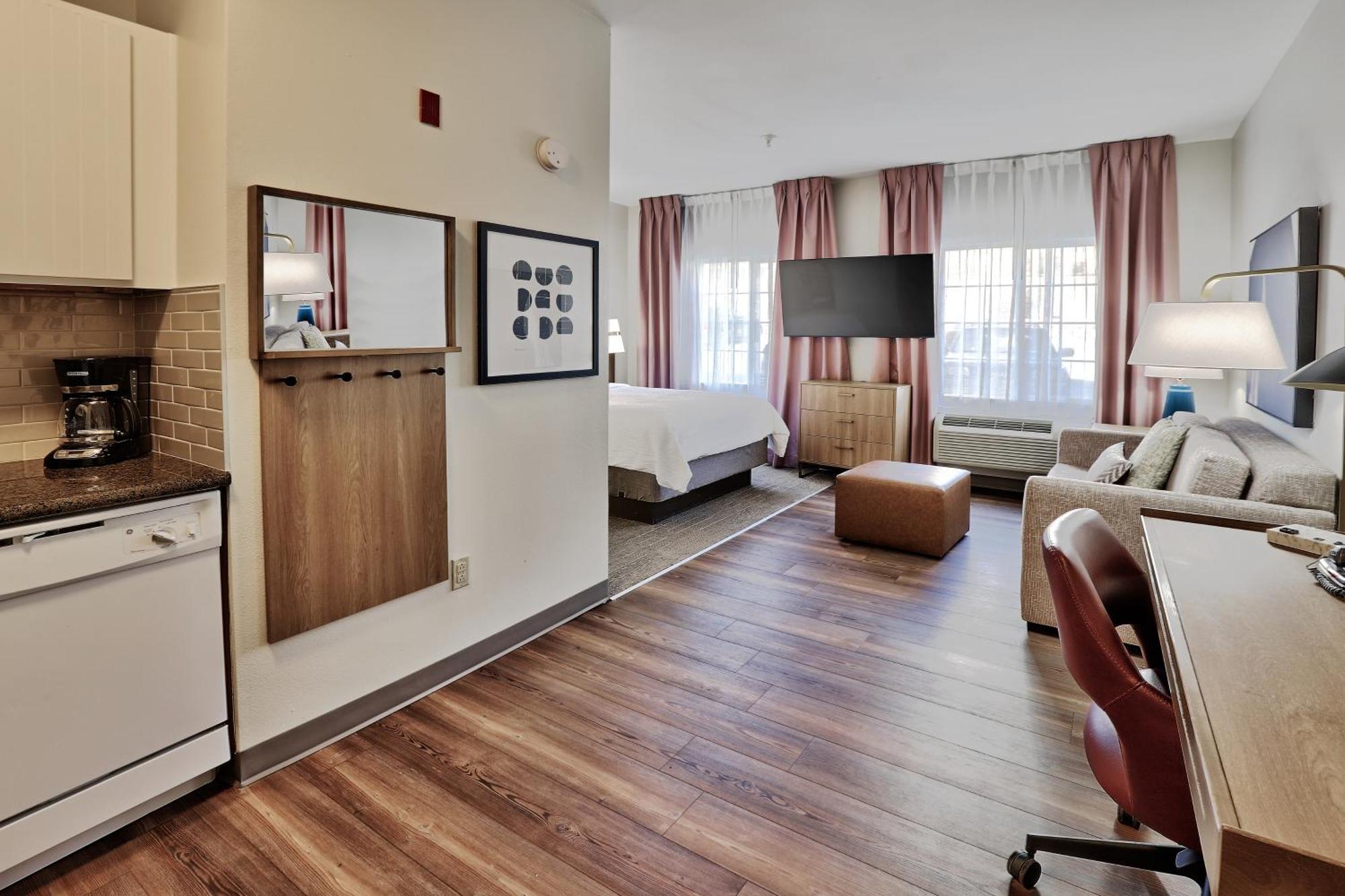 Queen Studio Suite