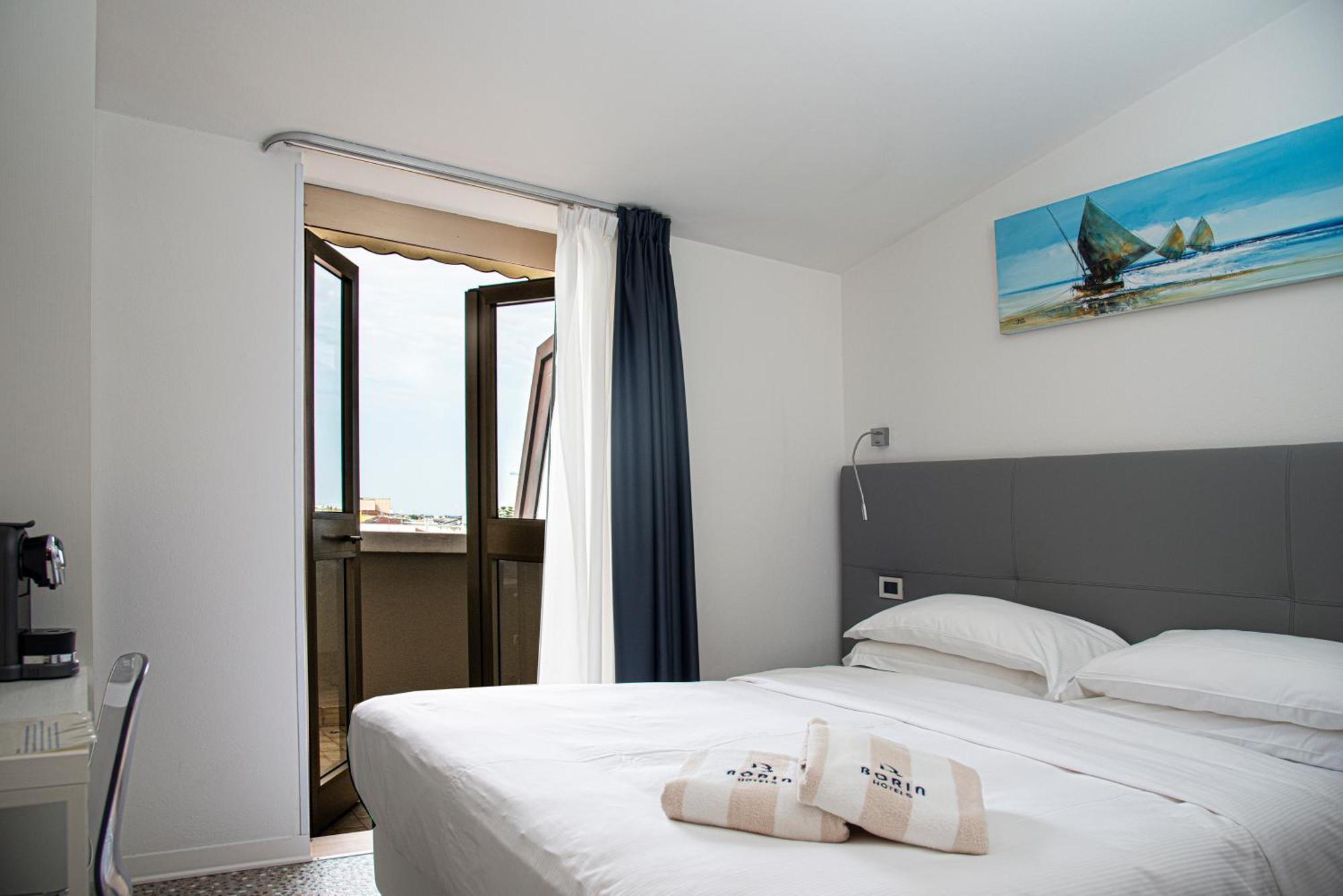 Kleines Doppel-/Zweibettzimmer