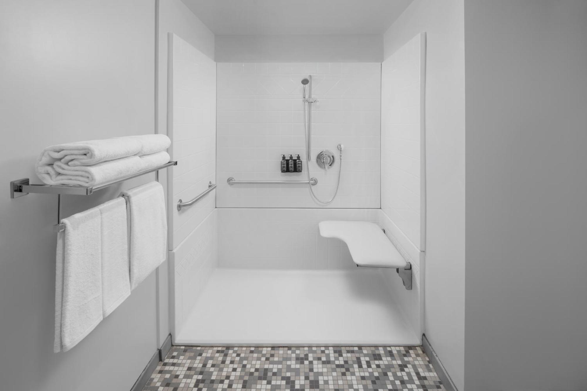 1 Queen Bed Accessible Non Smoking