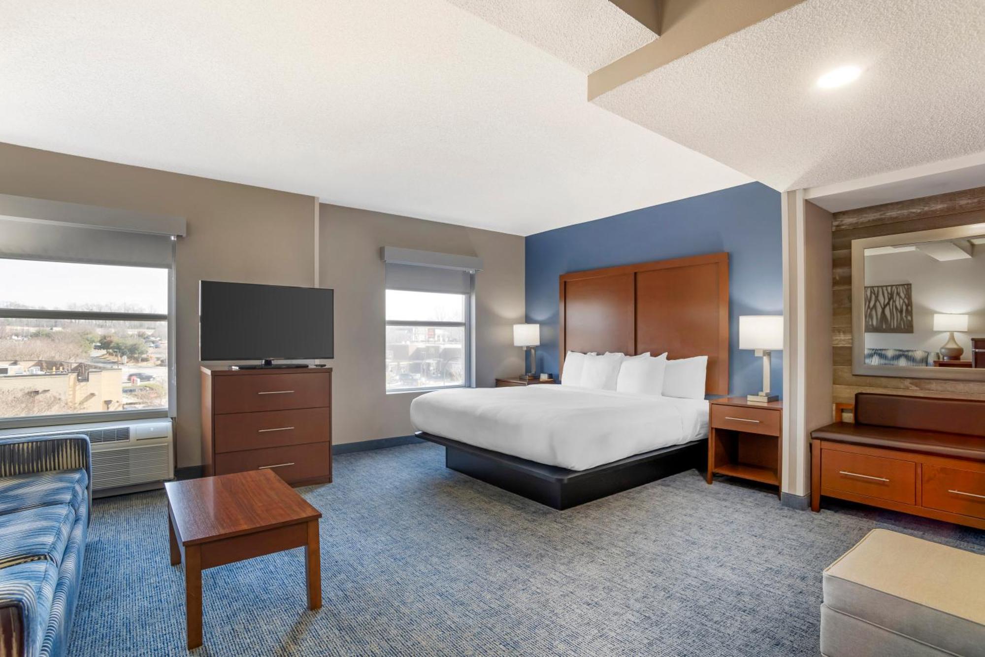 King Suite with Sofa Bed - Non Smoking
