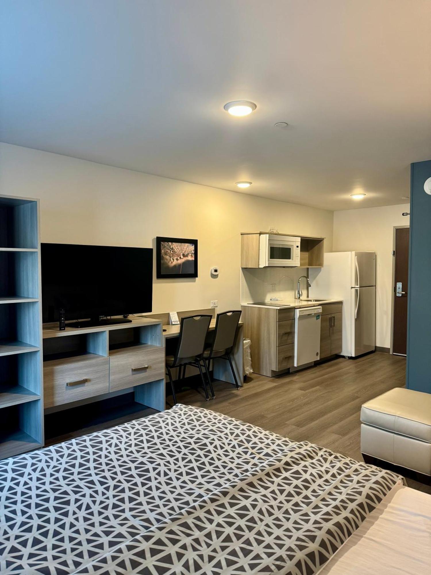 QUEEN SUITE
