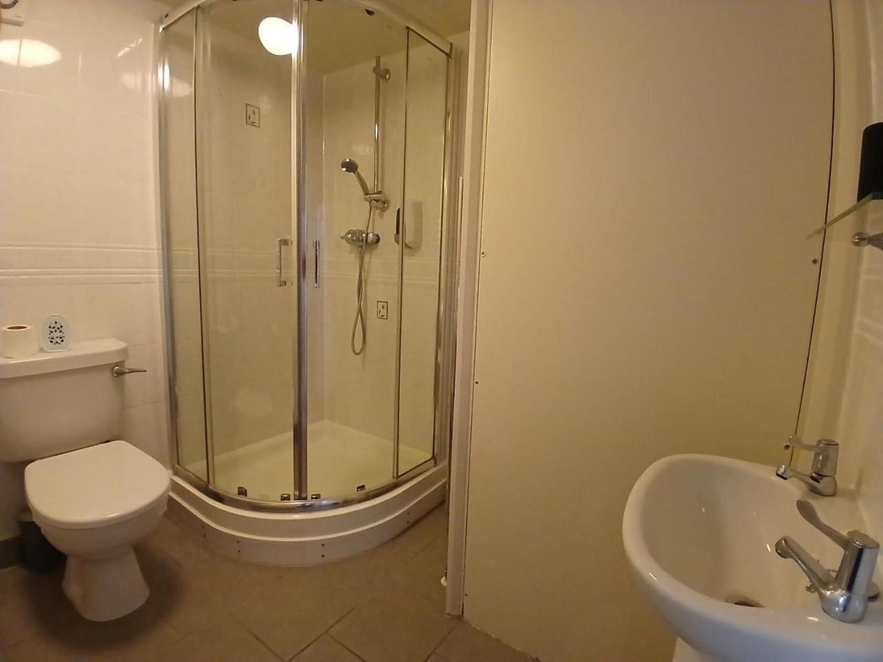 Double Room Private Bathroom
