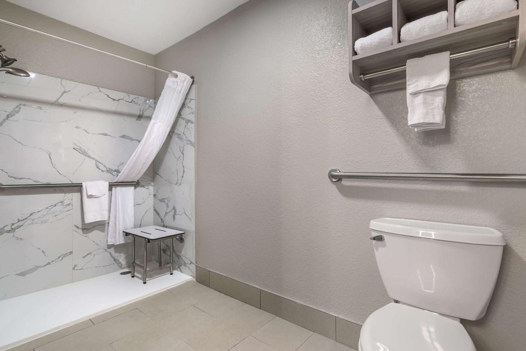 Queen Room Walk Shower Disability Access or Non-Smoking