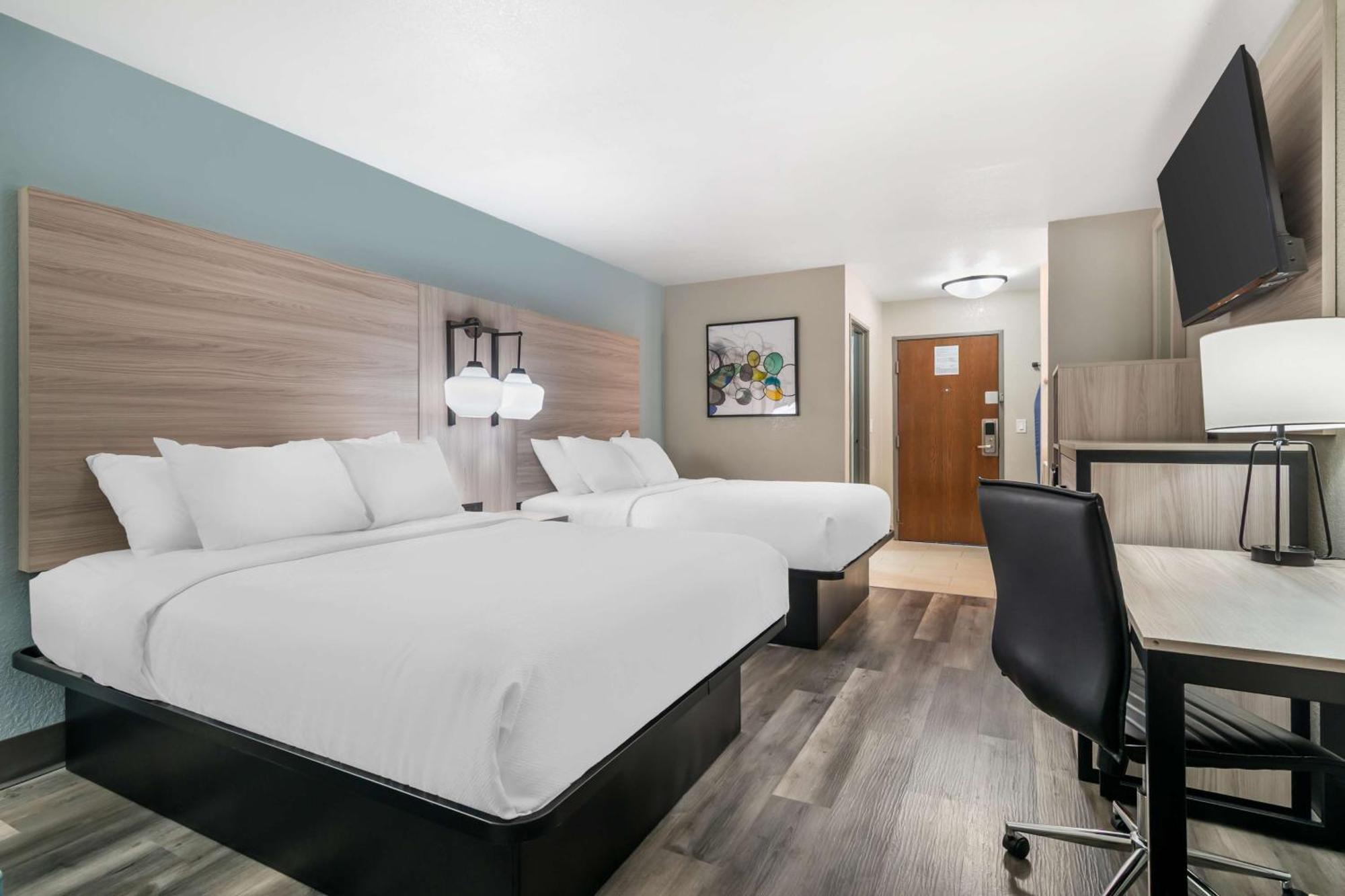 Queen Room Two Queen Beds Non-Smoking