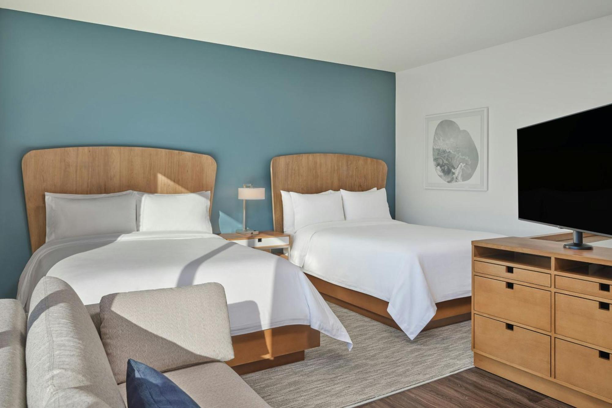 Studio Two Queen Beds