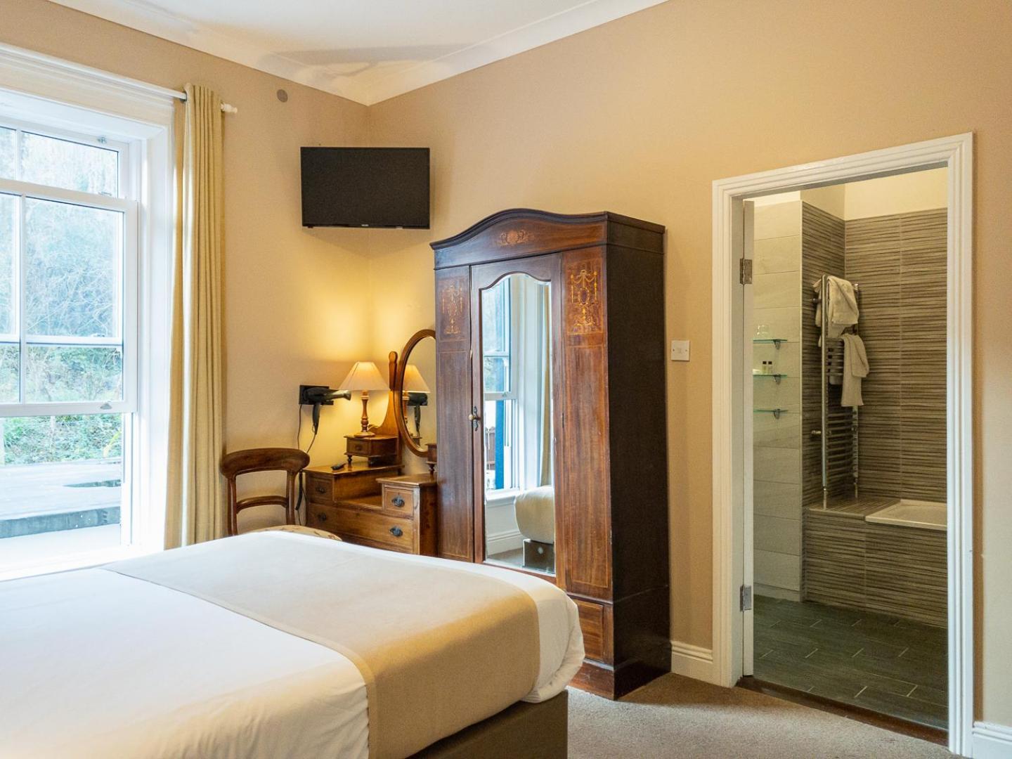 Double or Twin Room No-Sea View