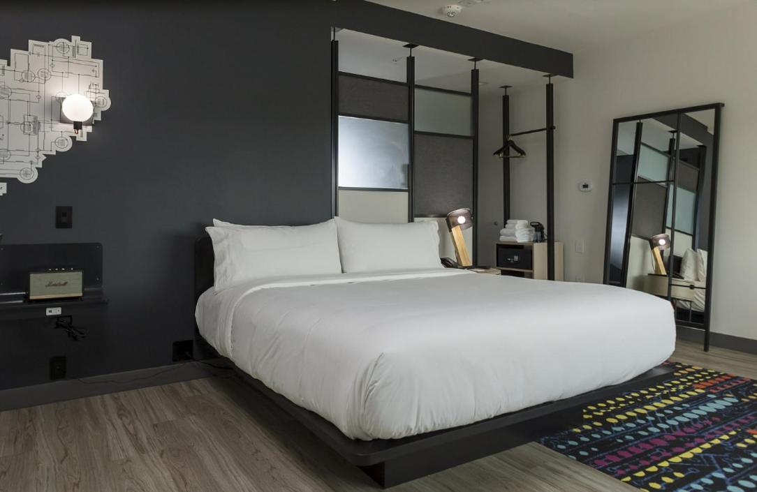 Standard King Room