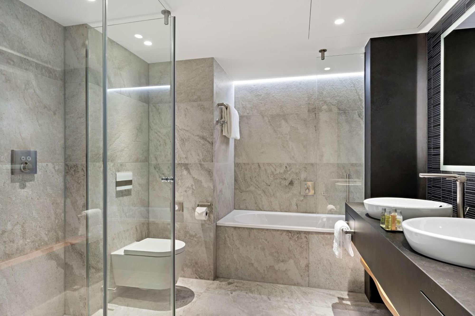 Junior One-Bedroom King Suite