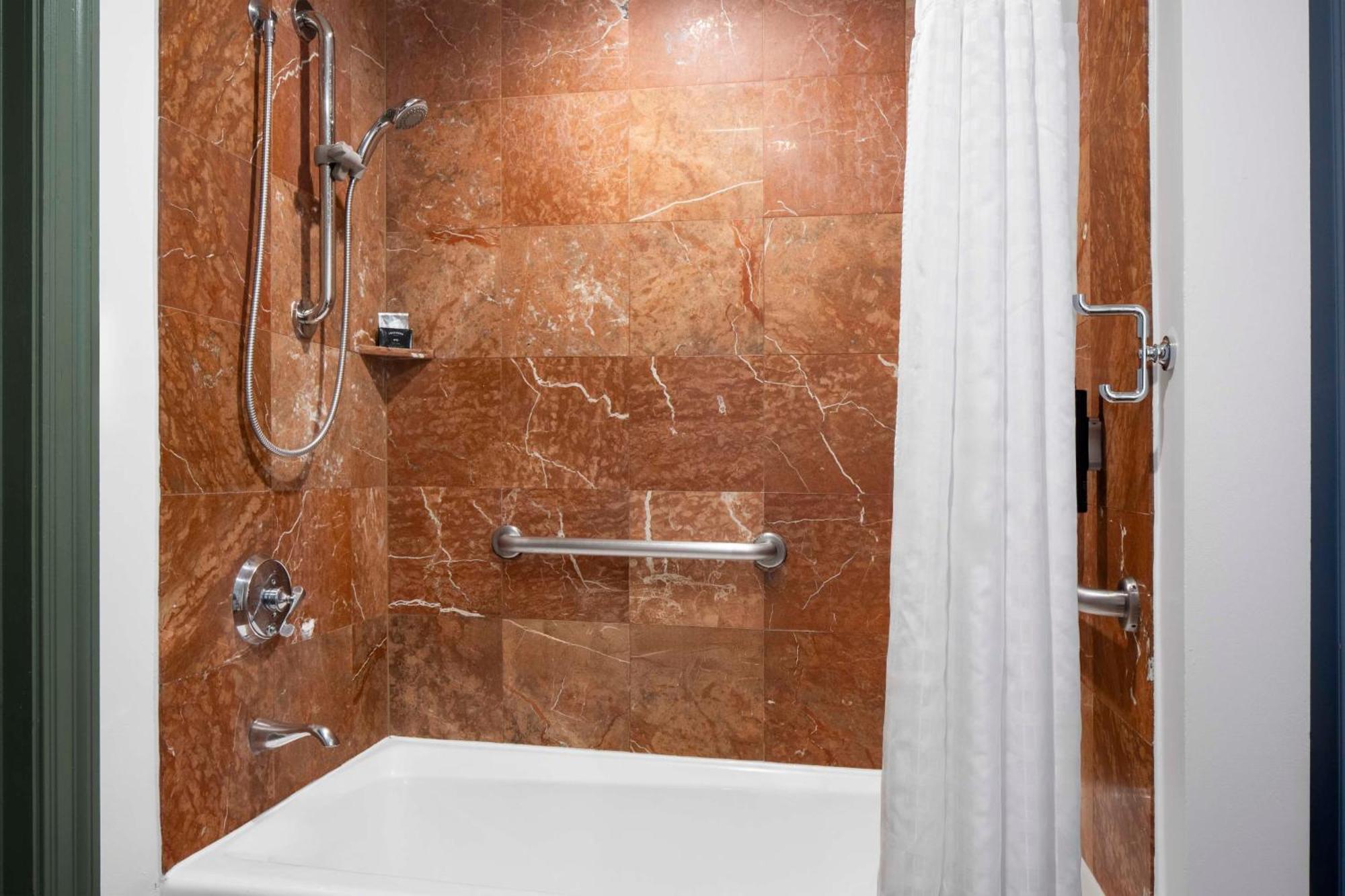 King Room with Mobility Accessible Tub