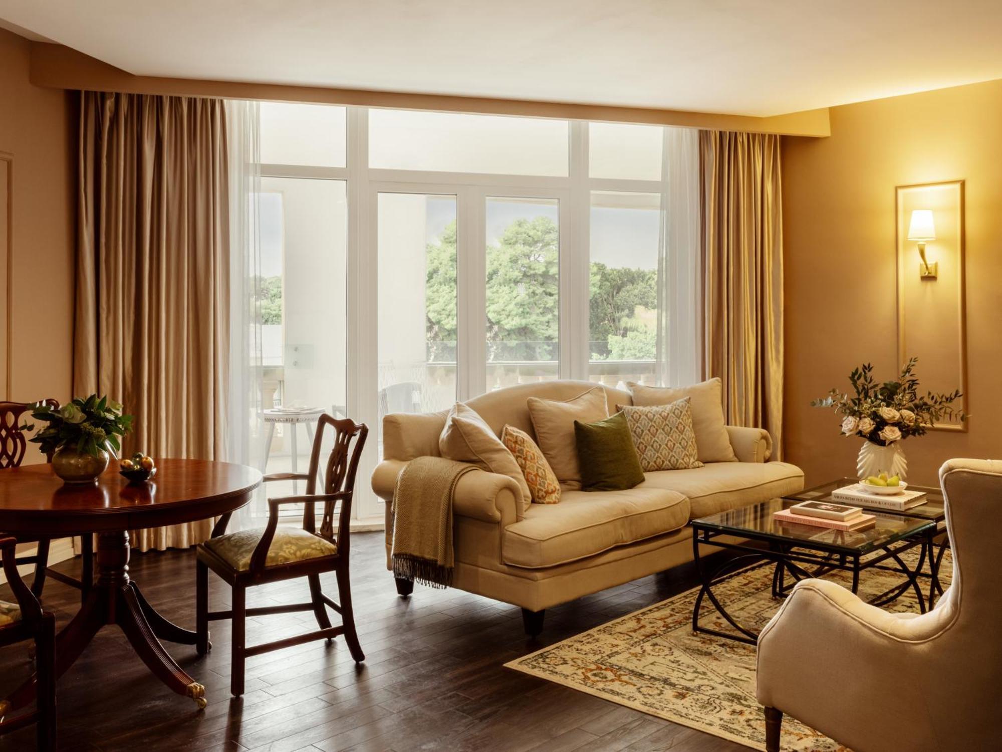 Deluxe Suite