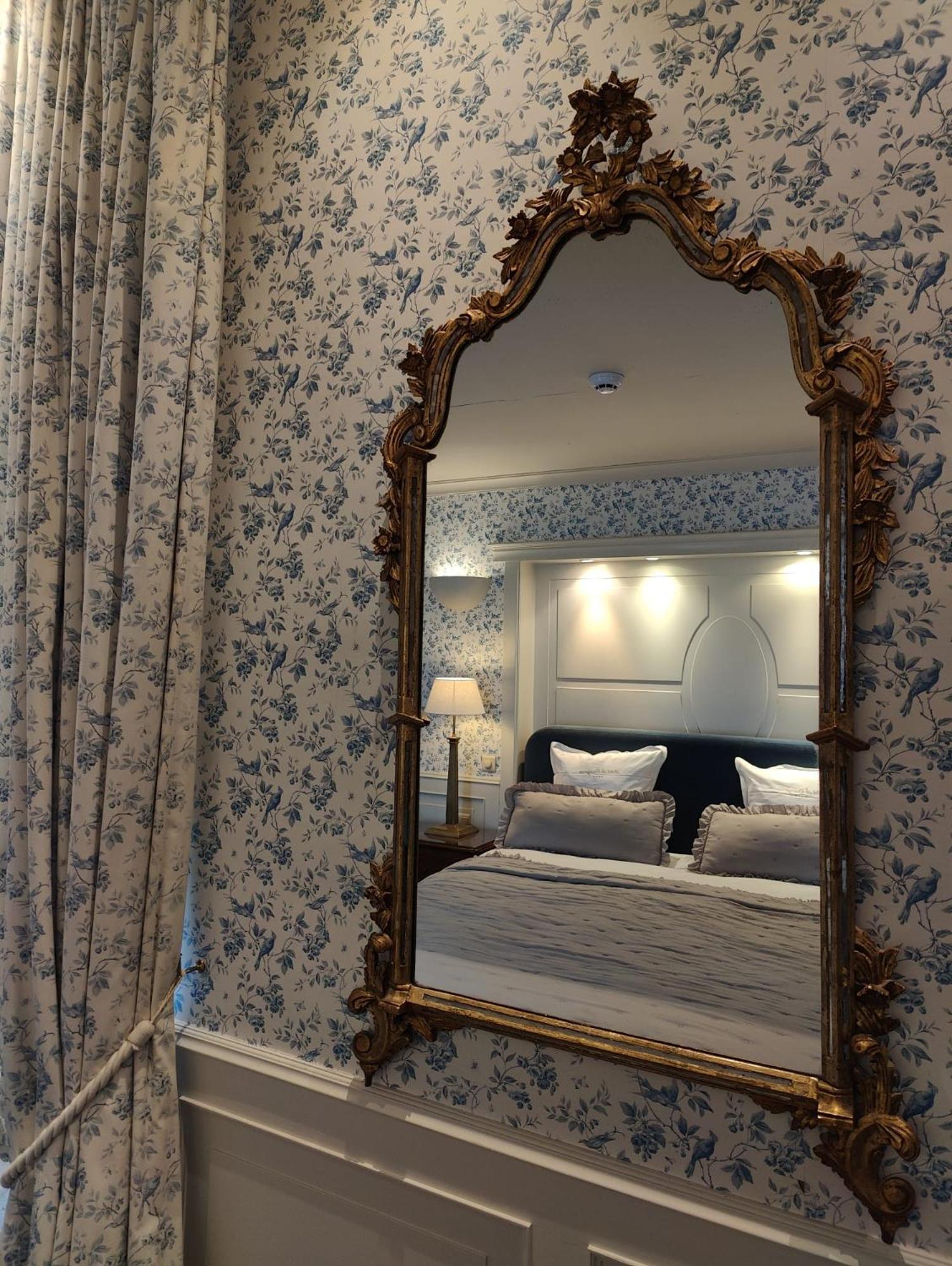 Canal View Room