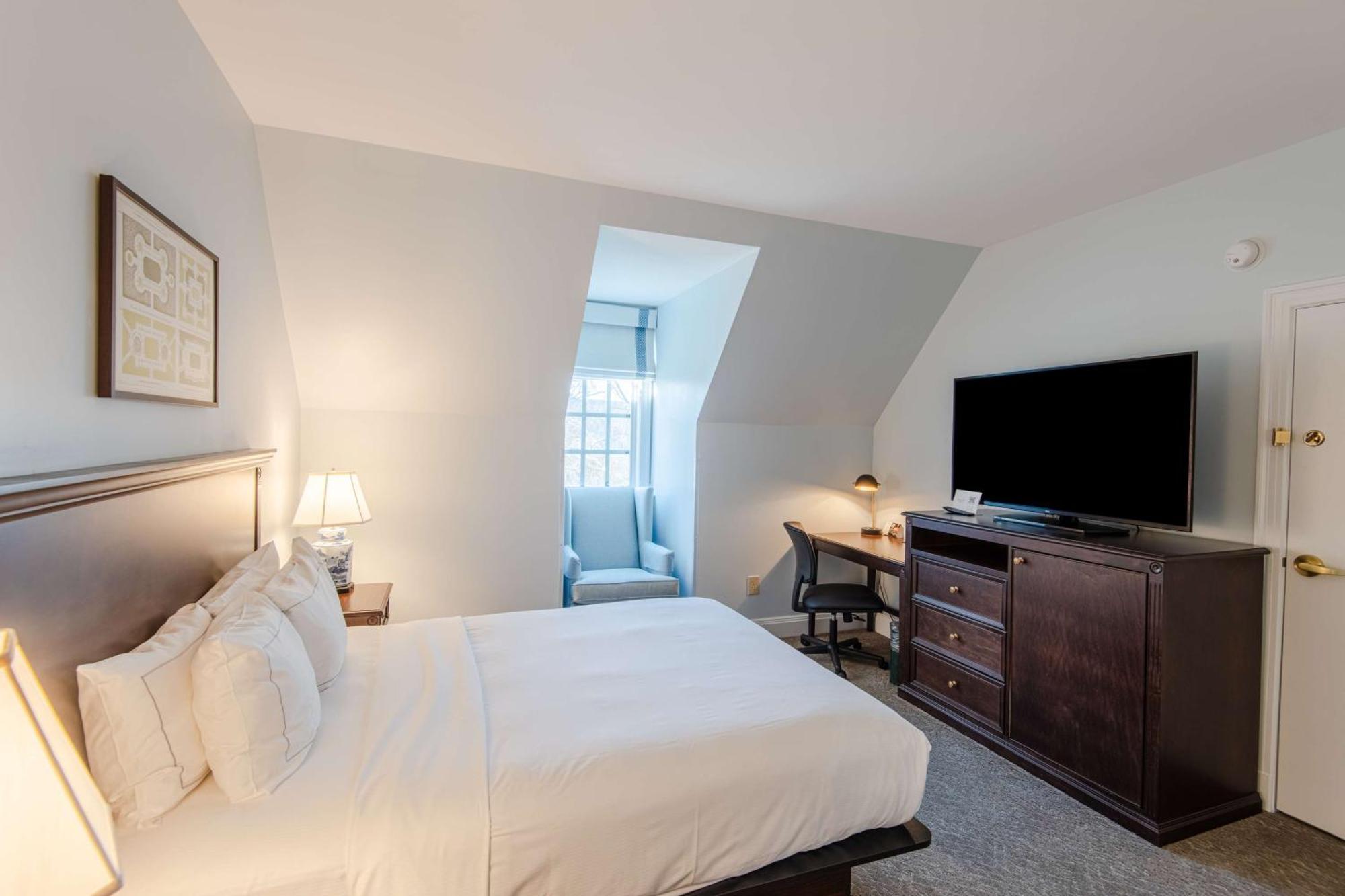 Queen Room