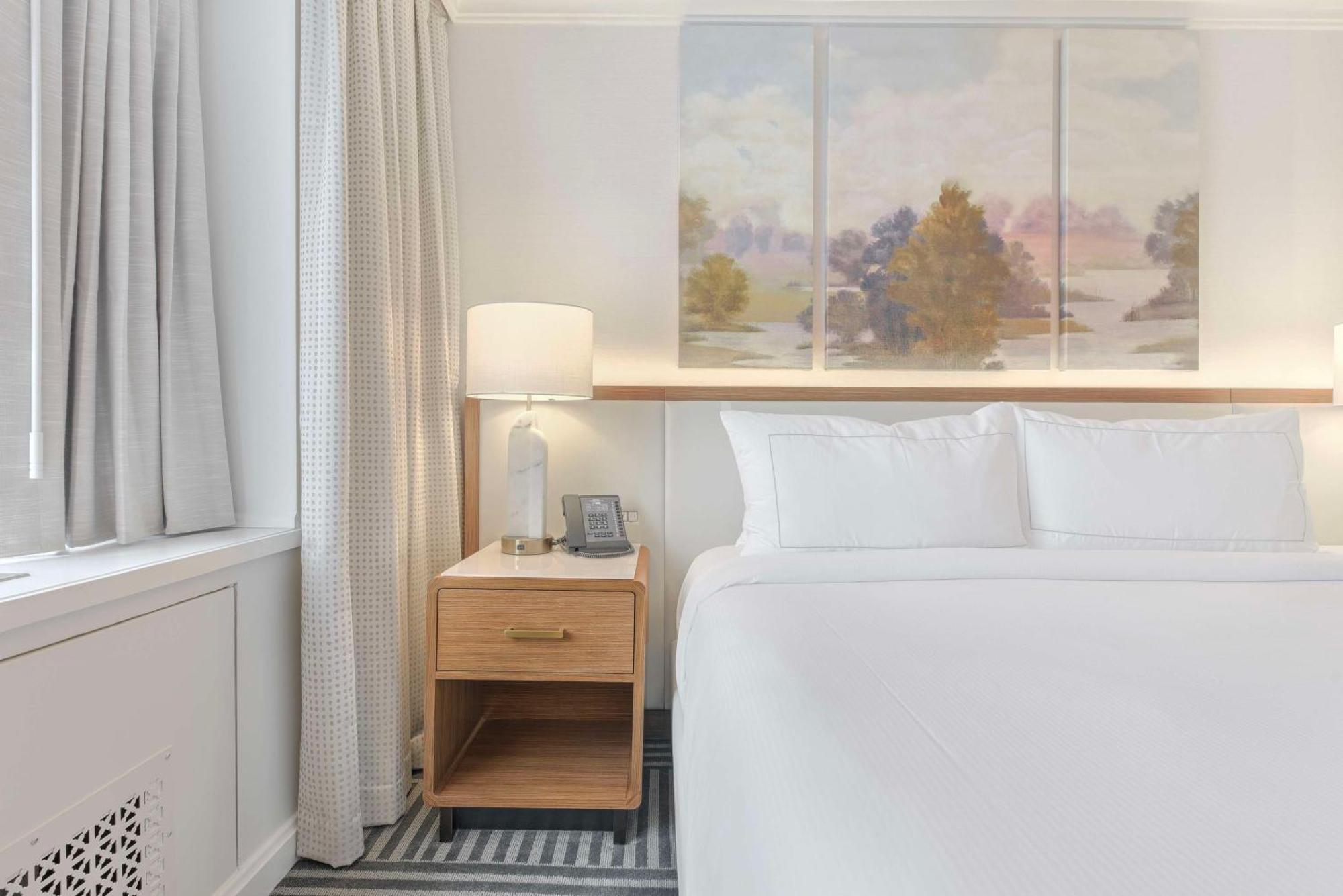 Suíte Júnior com Cama King-size e Área de Estar