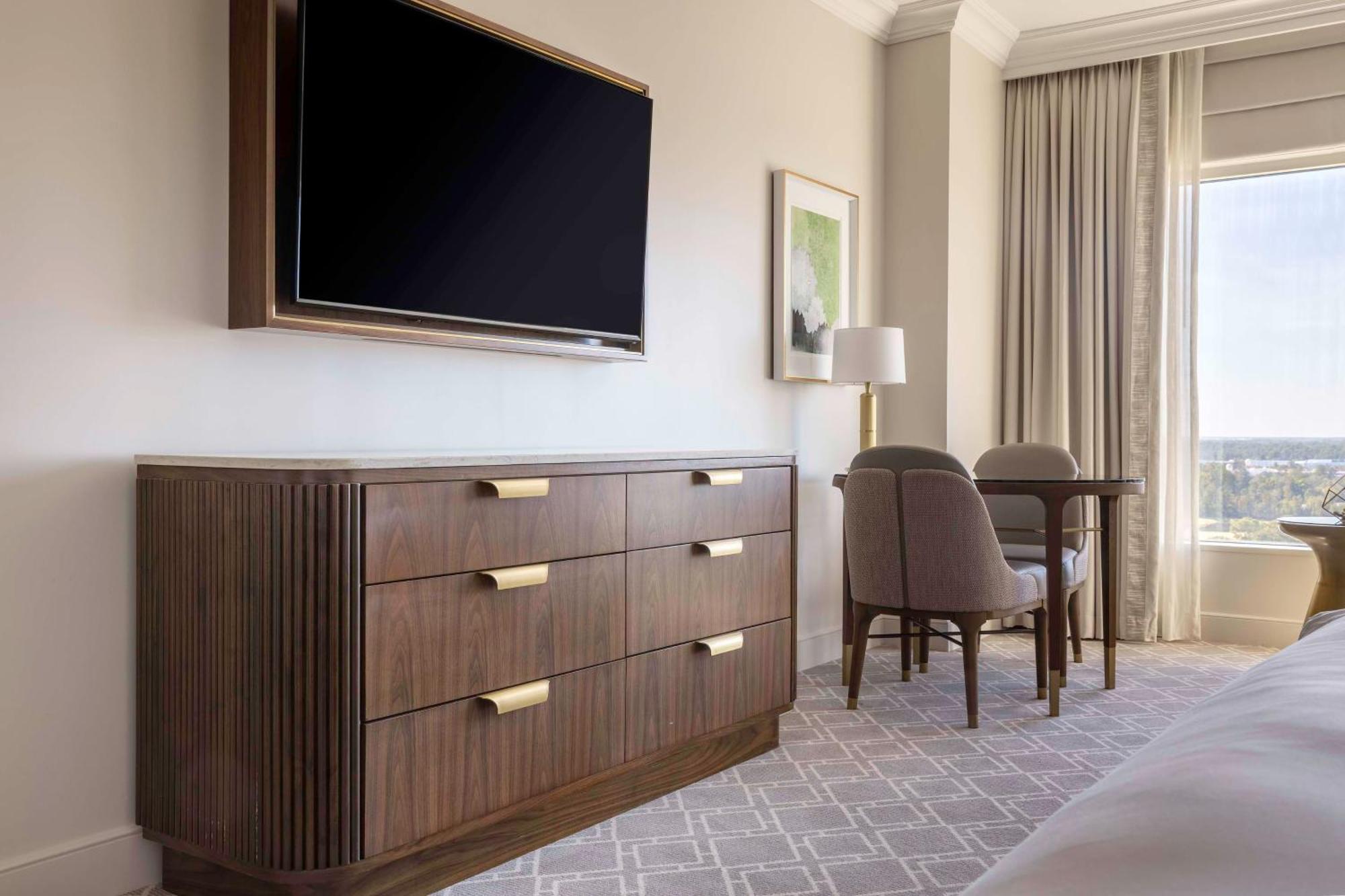 Deluxe Queen Room High Floor