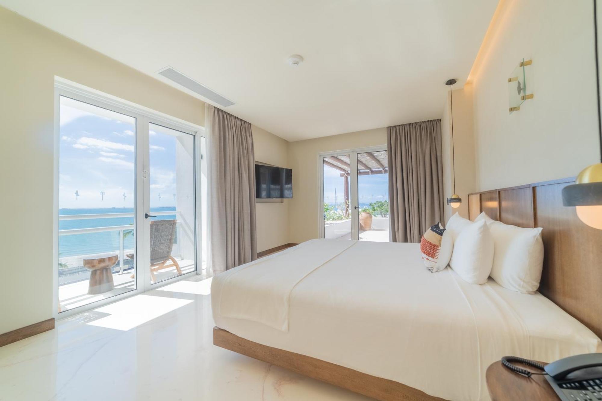 One-Bedroom King Suite