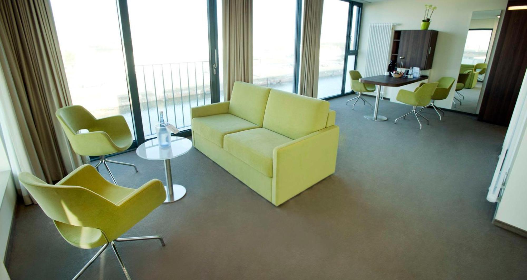 Twin Suite with Sofa Bed and Harbour View