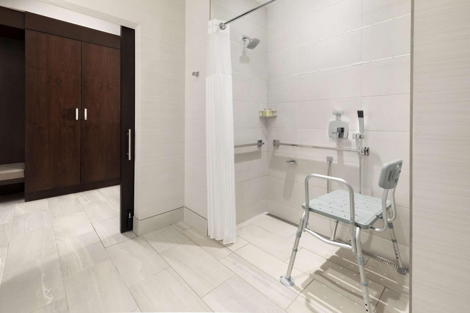 King Room Roll Shower Mobility Access