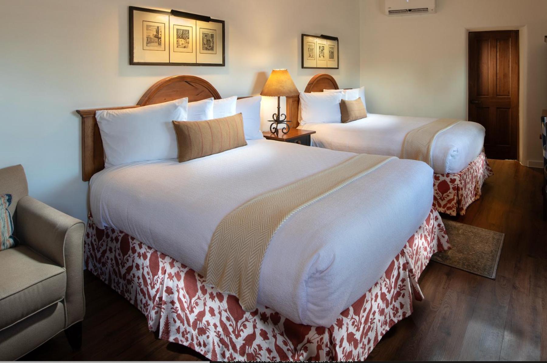 Deluxe Queen Room