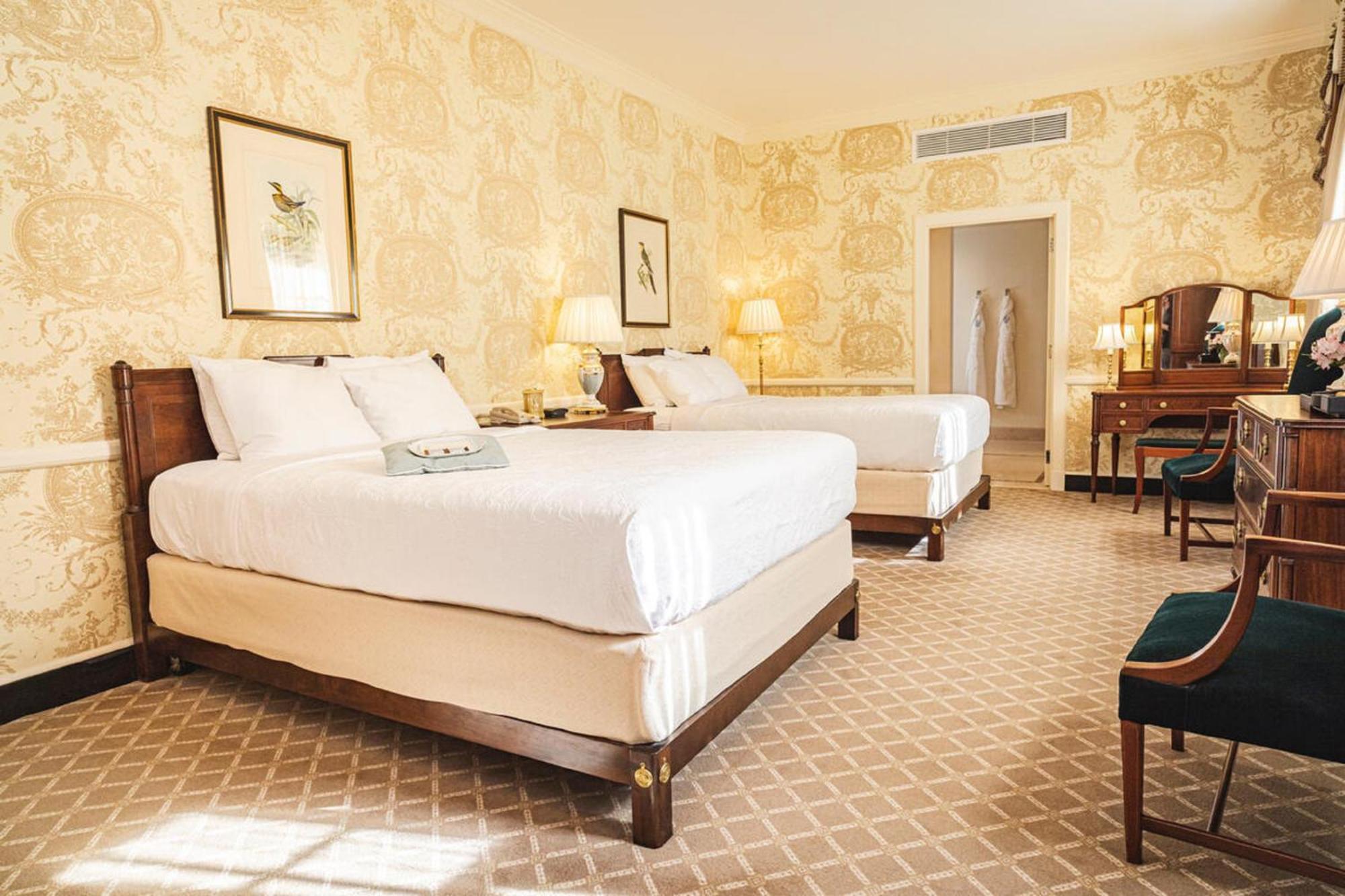Deluxe Queen Room