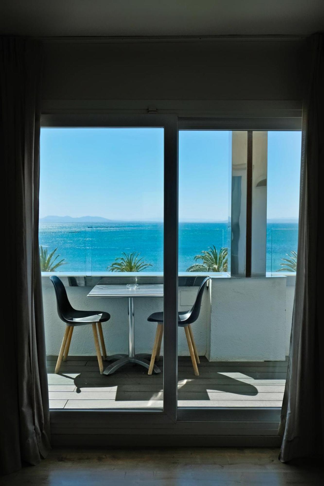 Deluxe Double or Twin Room Sea View