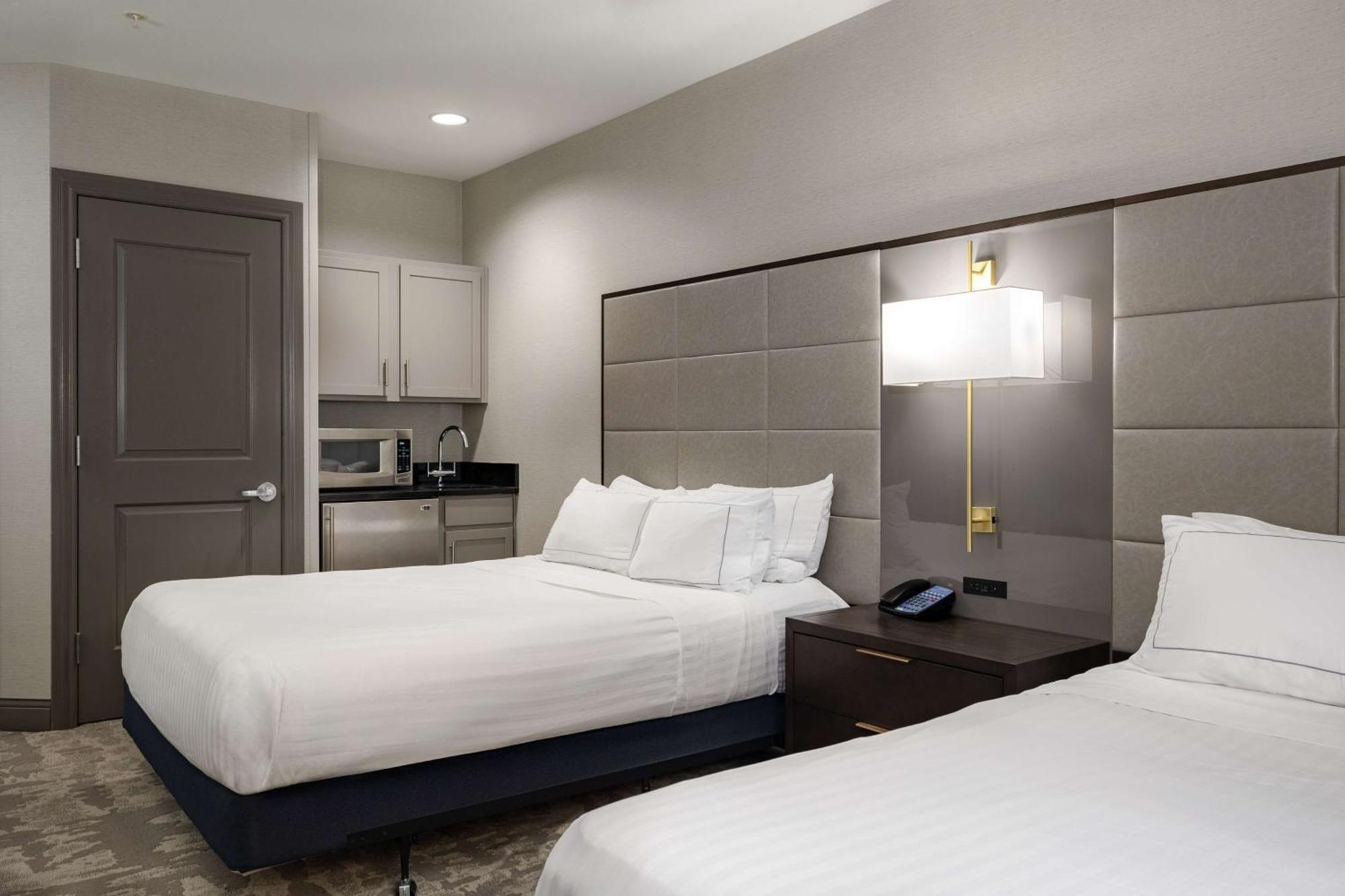 Superior Queen Room Two Queen Beds Roll Shower Mobility Access