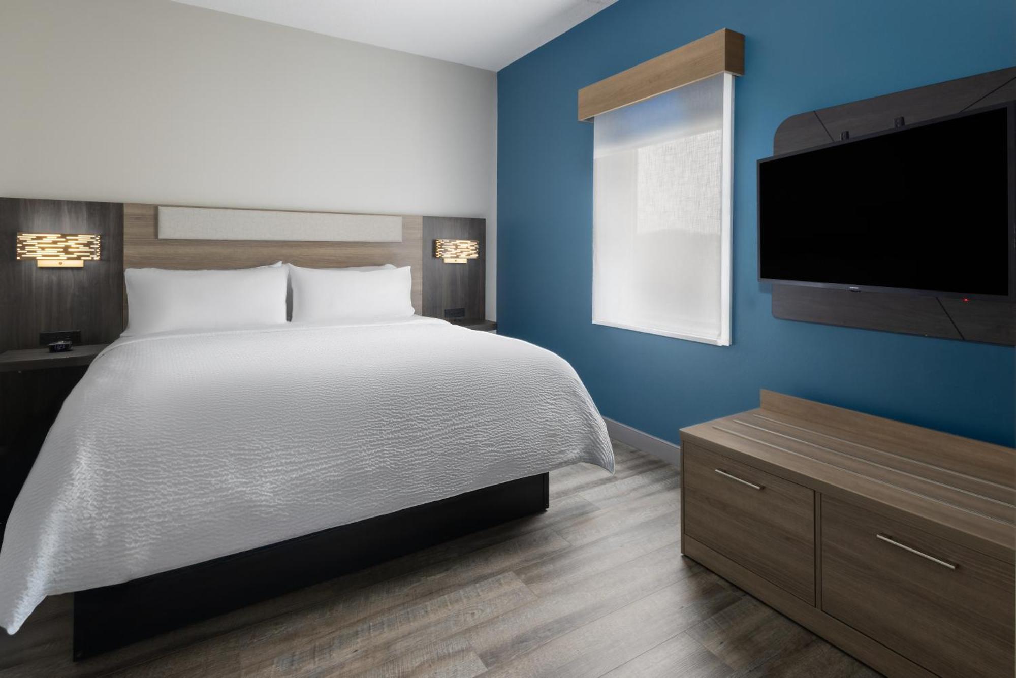 One-Bedroom King Suite