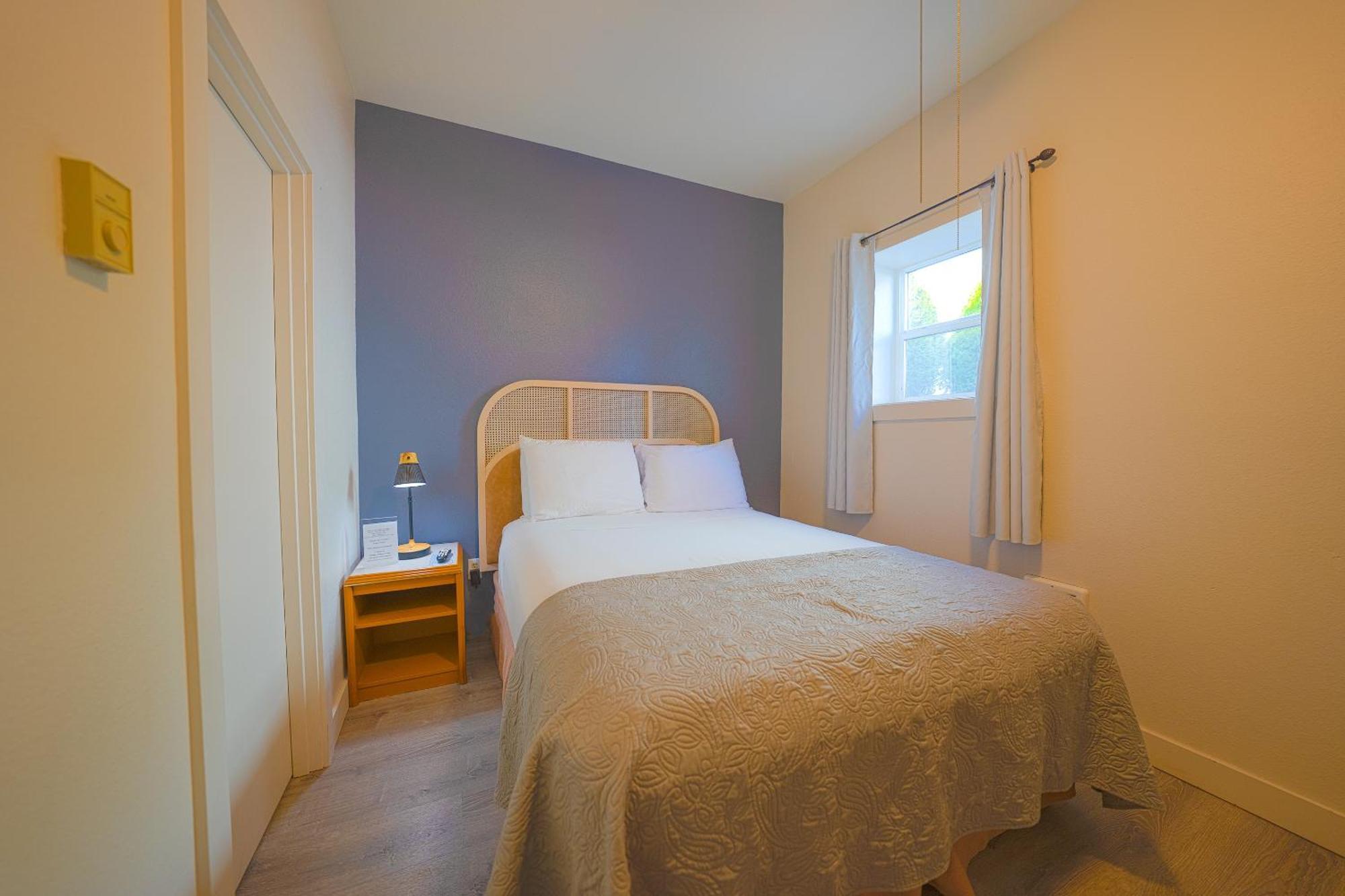 Queen Bed