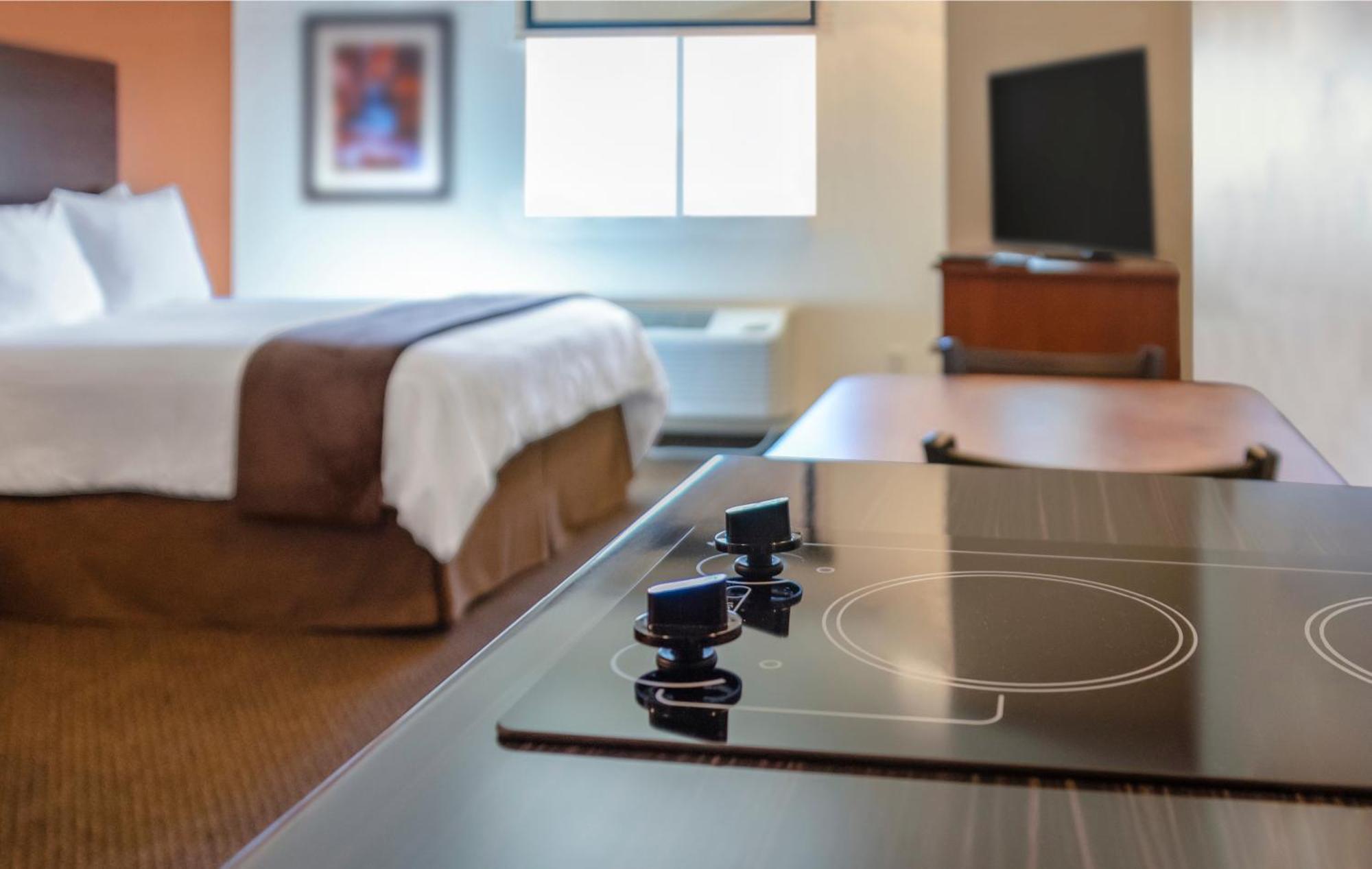 1 King Room with Recliner