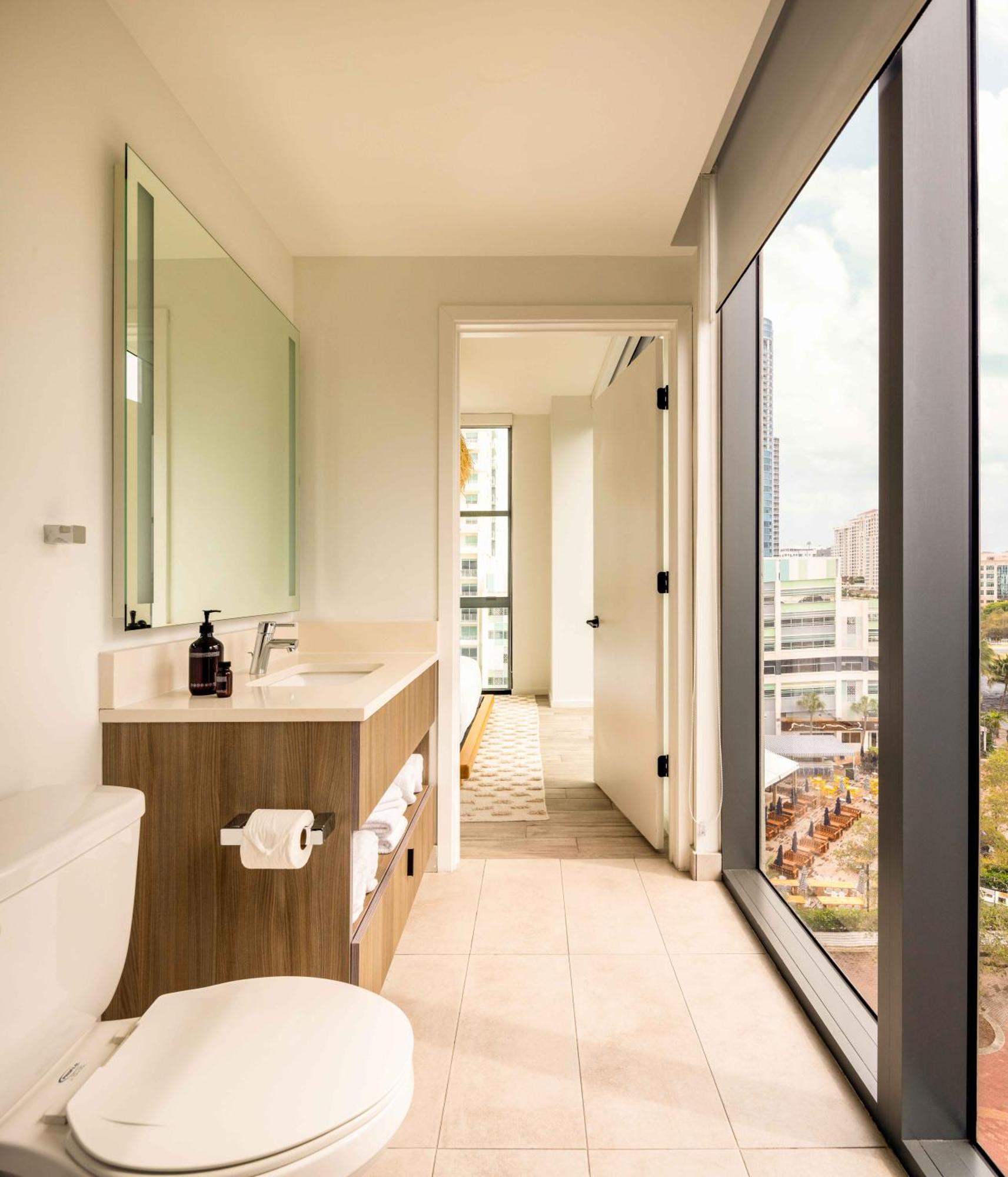 Three-Bedroom Apartment Water View
