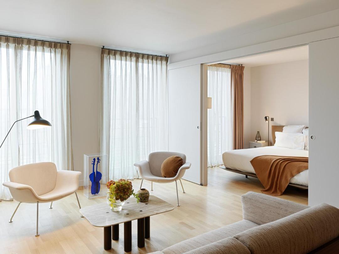 Deluxe Suite