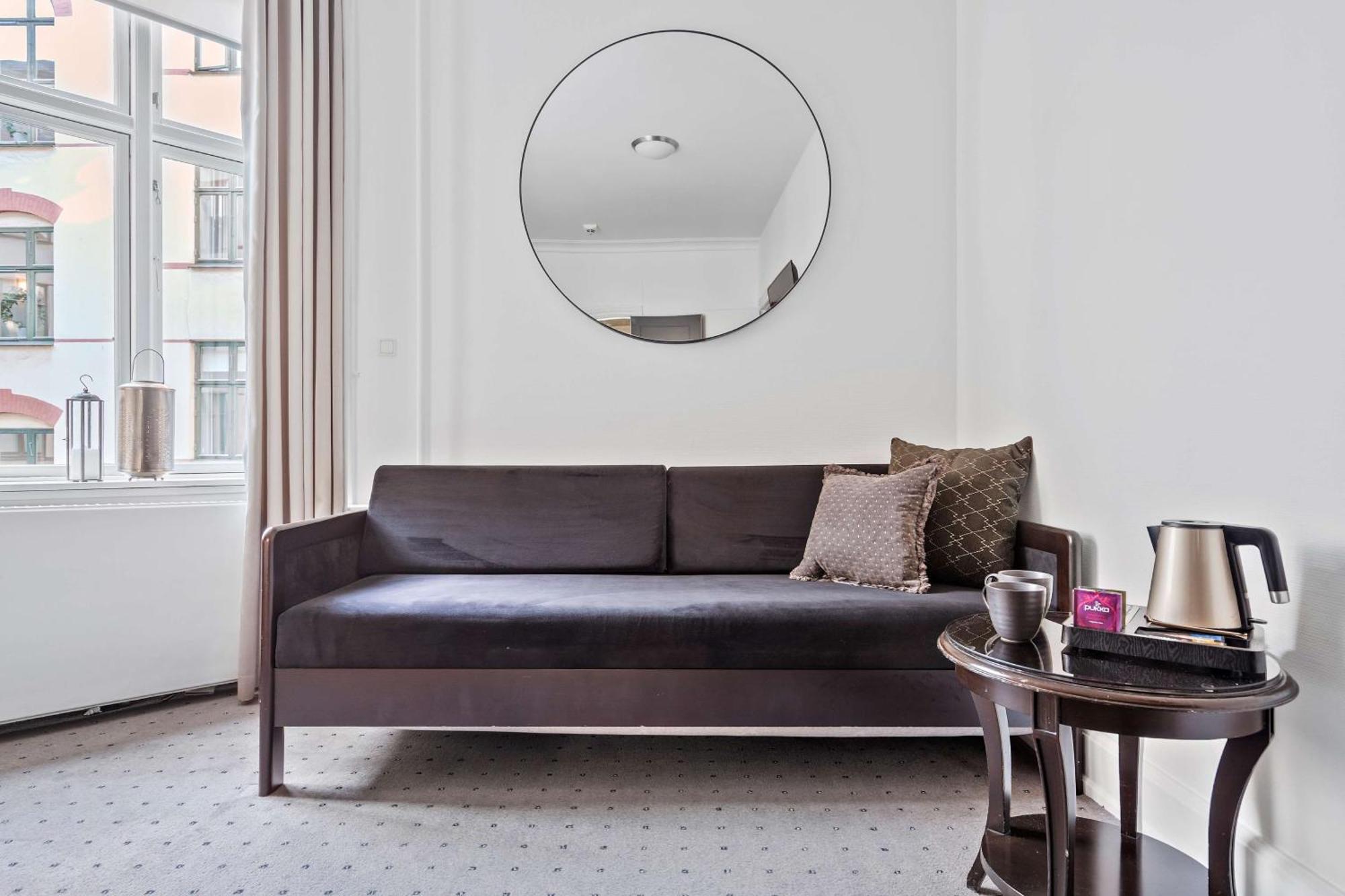 Superior King Room with Sofa Bed - Non-Smoking