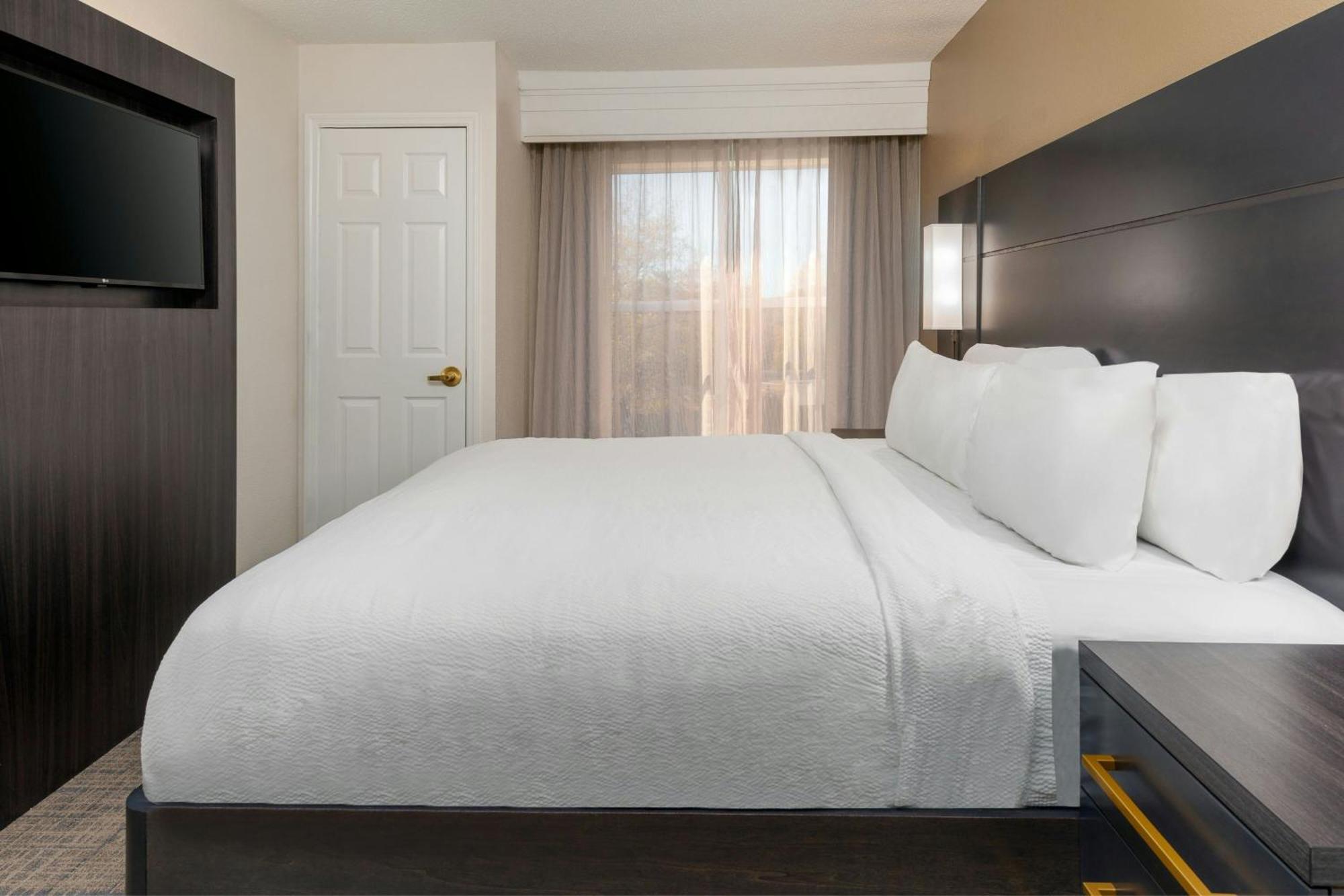 2 Bedroom Suite