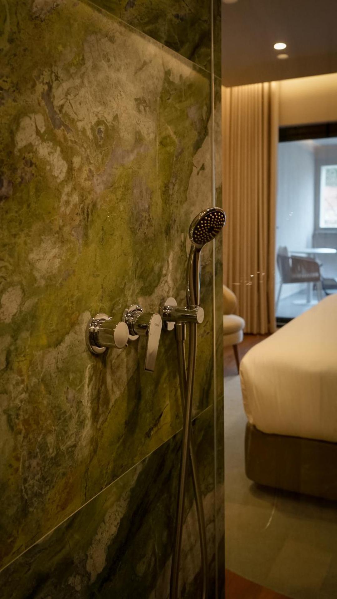 Deluxe Double or Twin Room Mountain View