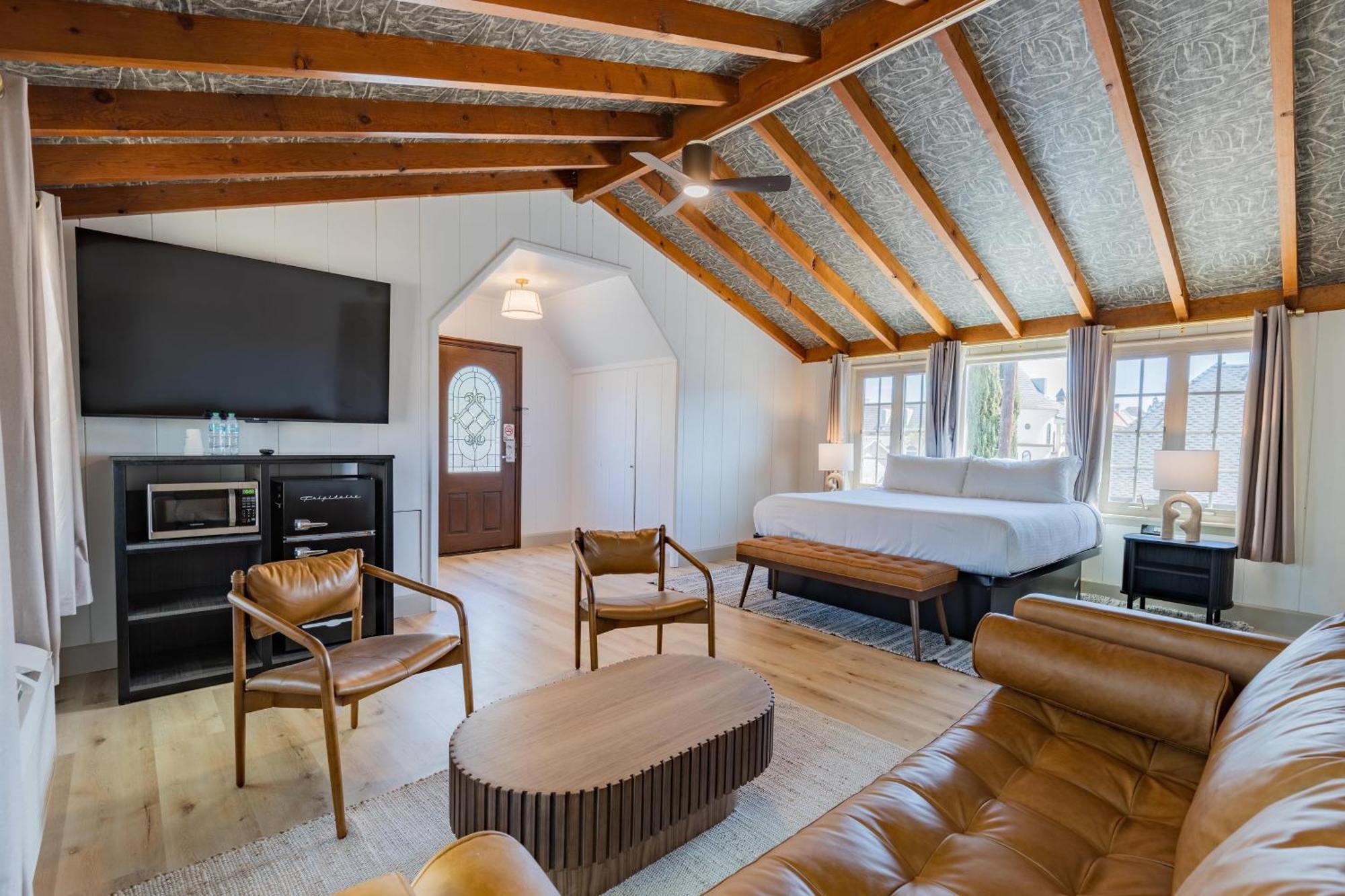 Solstice King Suite