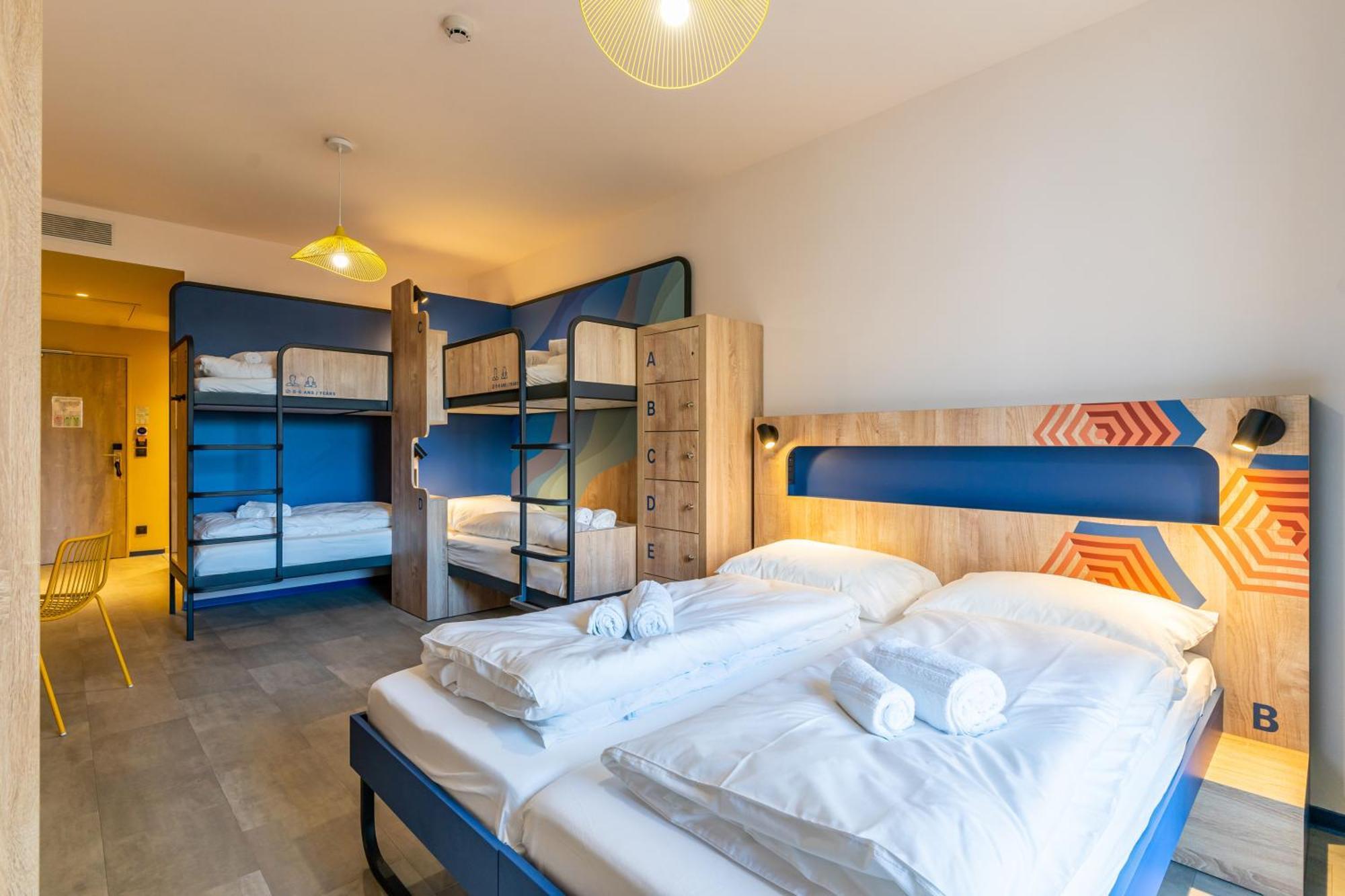 Bed 6-Bed Mixed Dormitory Room