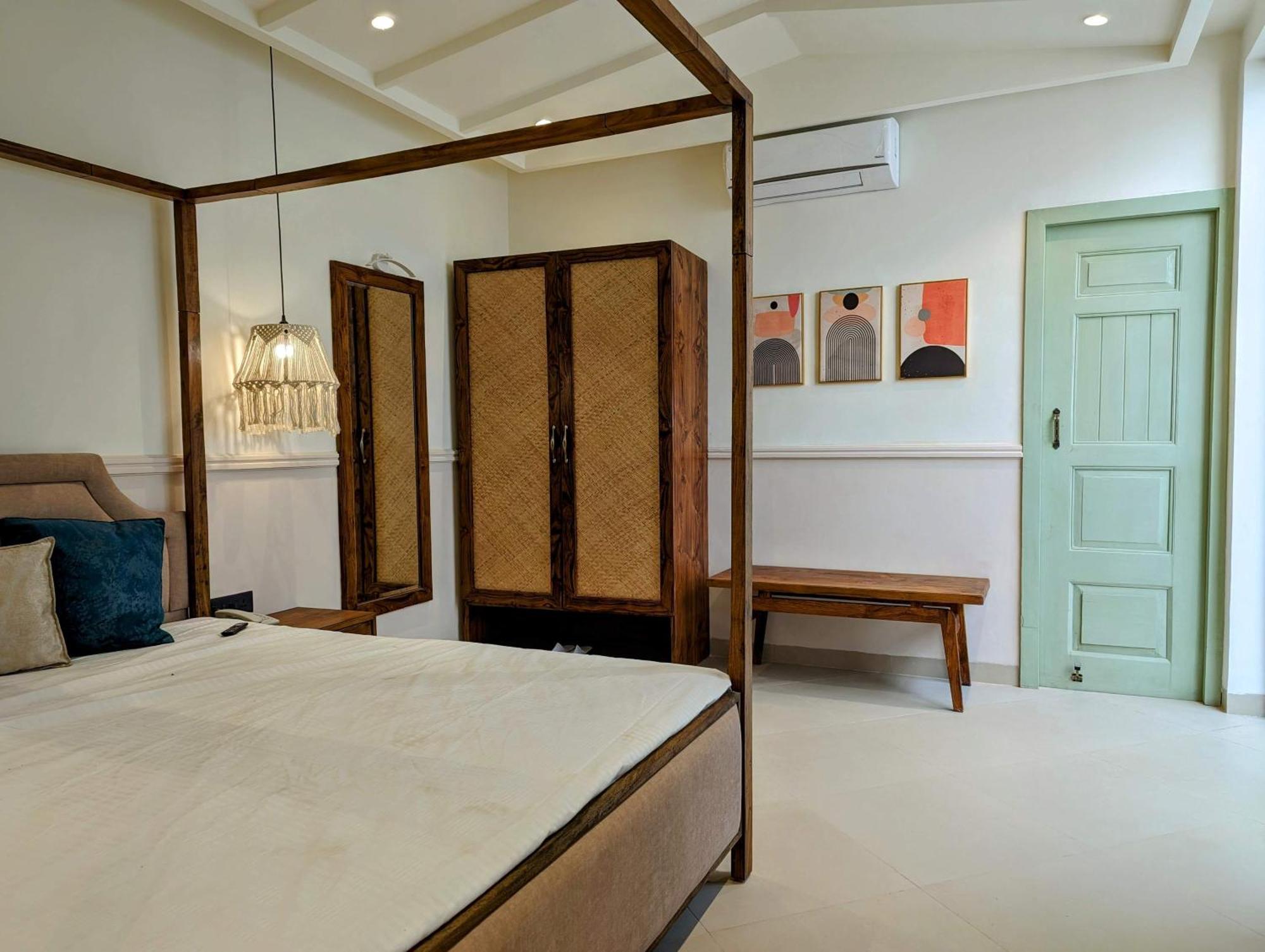 Superior King Room