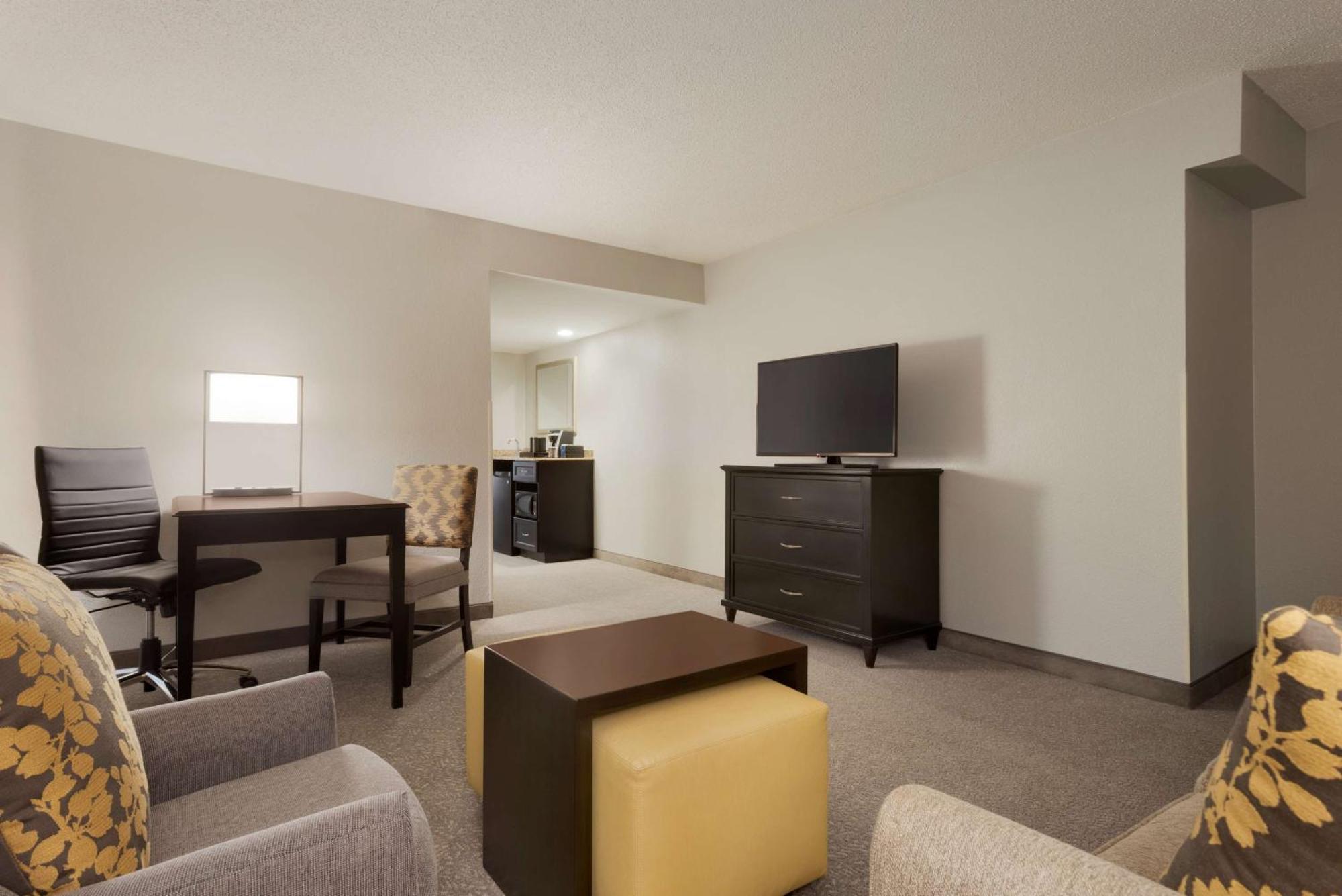 Two-Room Corner King Suite Non-Smoking