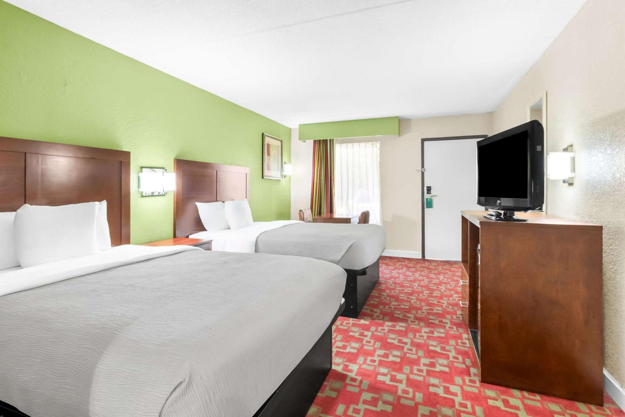 Double Room with Two Double Beds - Smoking