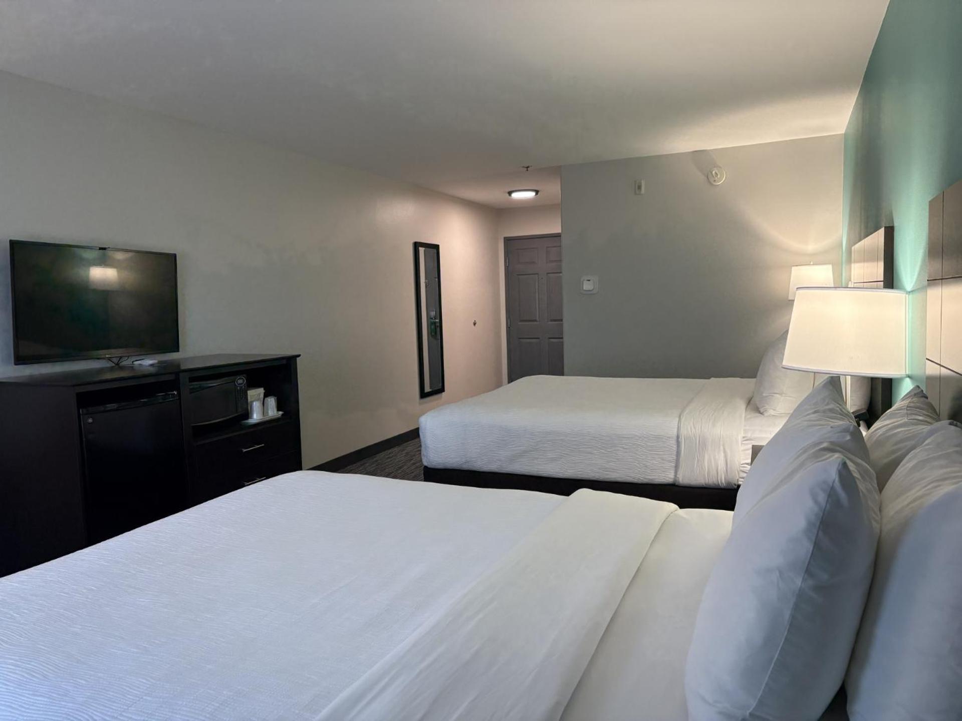 2 Queen Beds Nonsmoking Accessible Interior Corridor