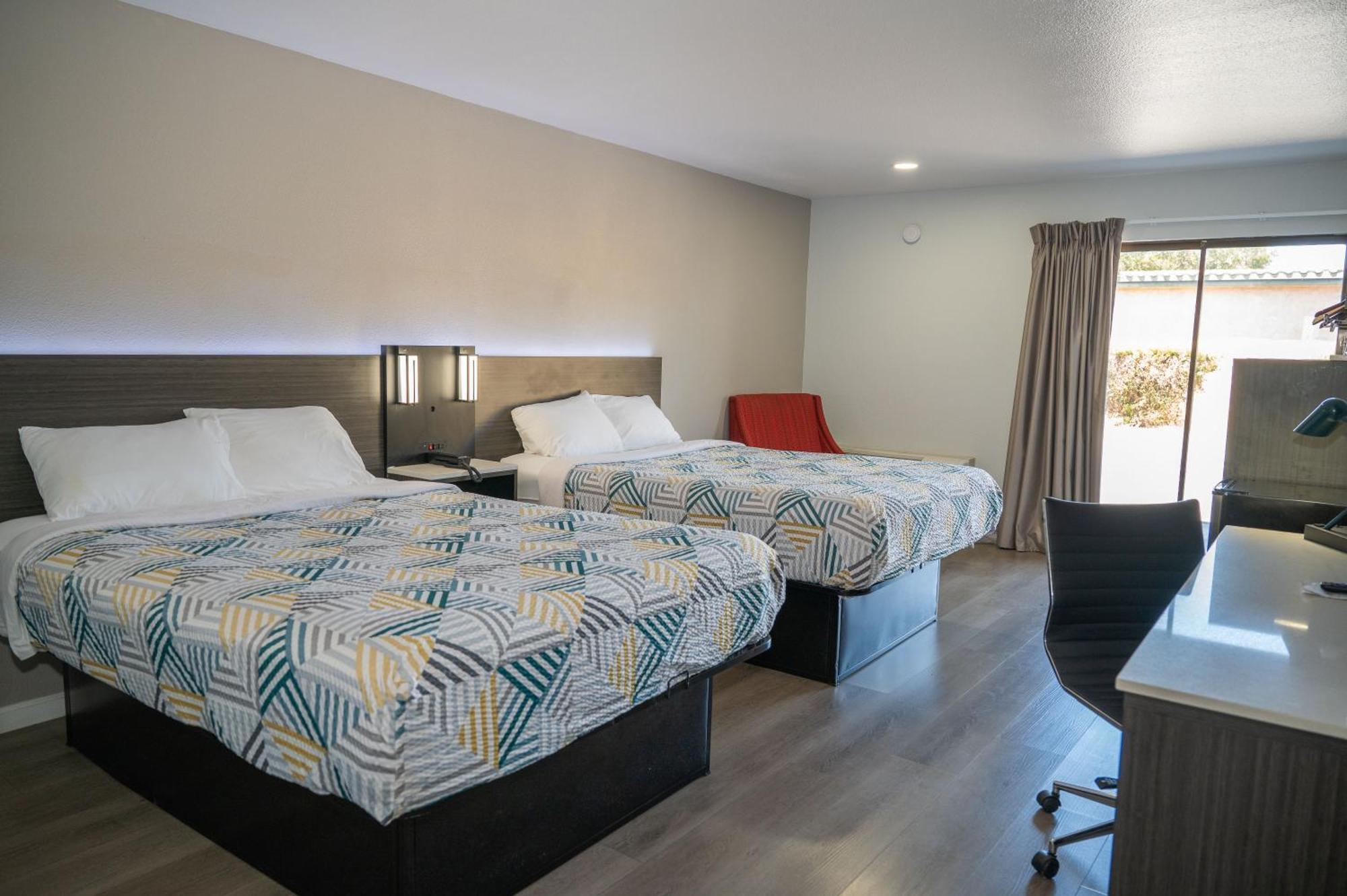 Queen Room with Two Queen Beds - Non-Smoking