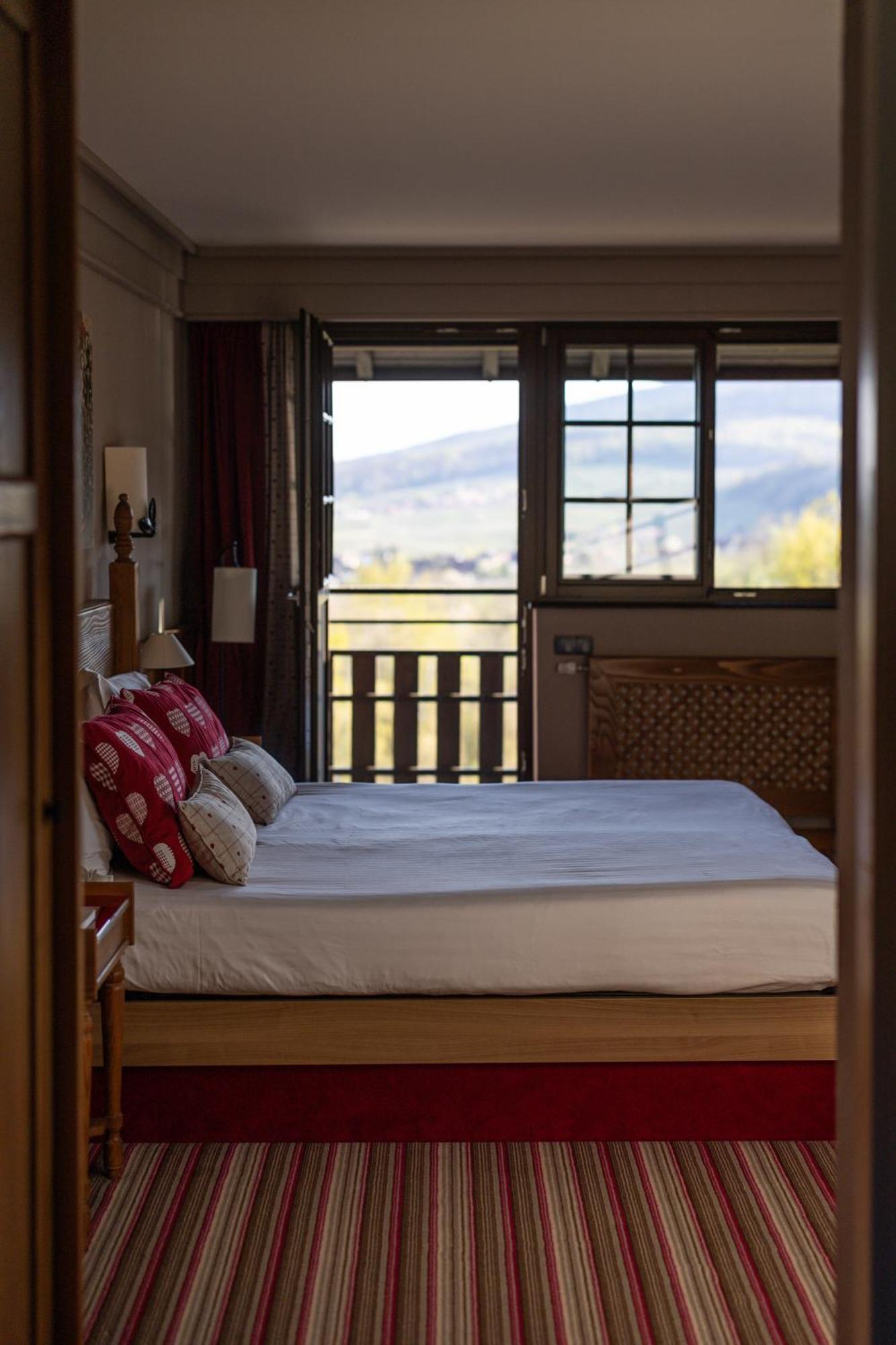 Deluxe Room,1662981347:JPEG