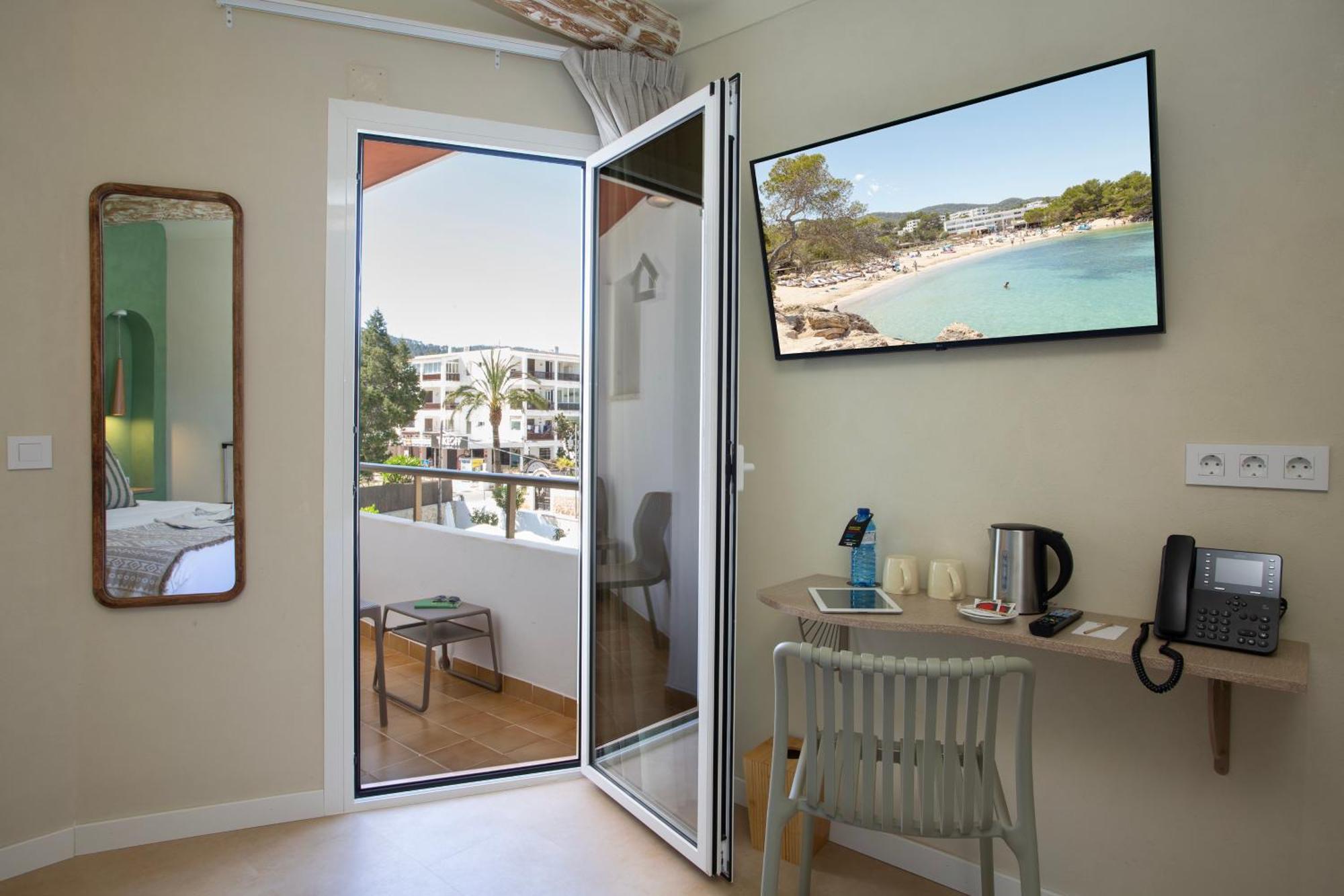 Double or Twin Room Terrace