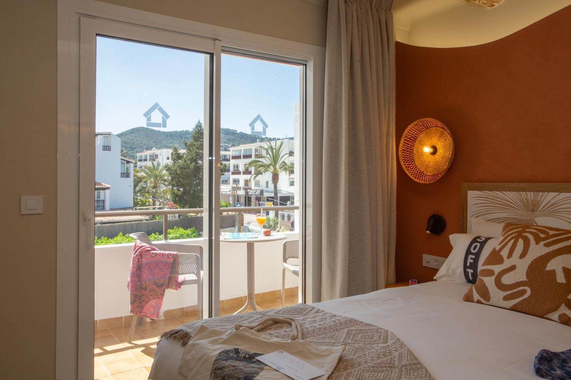 Double or Twin Room Terrace